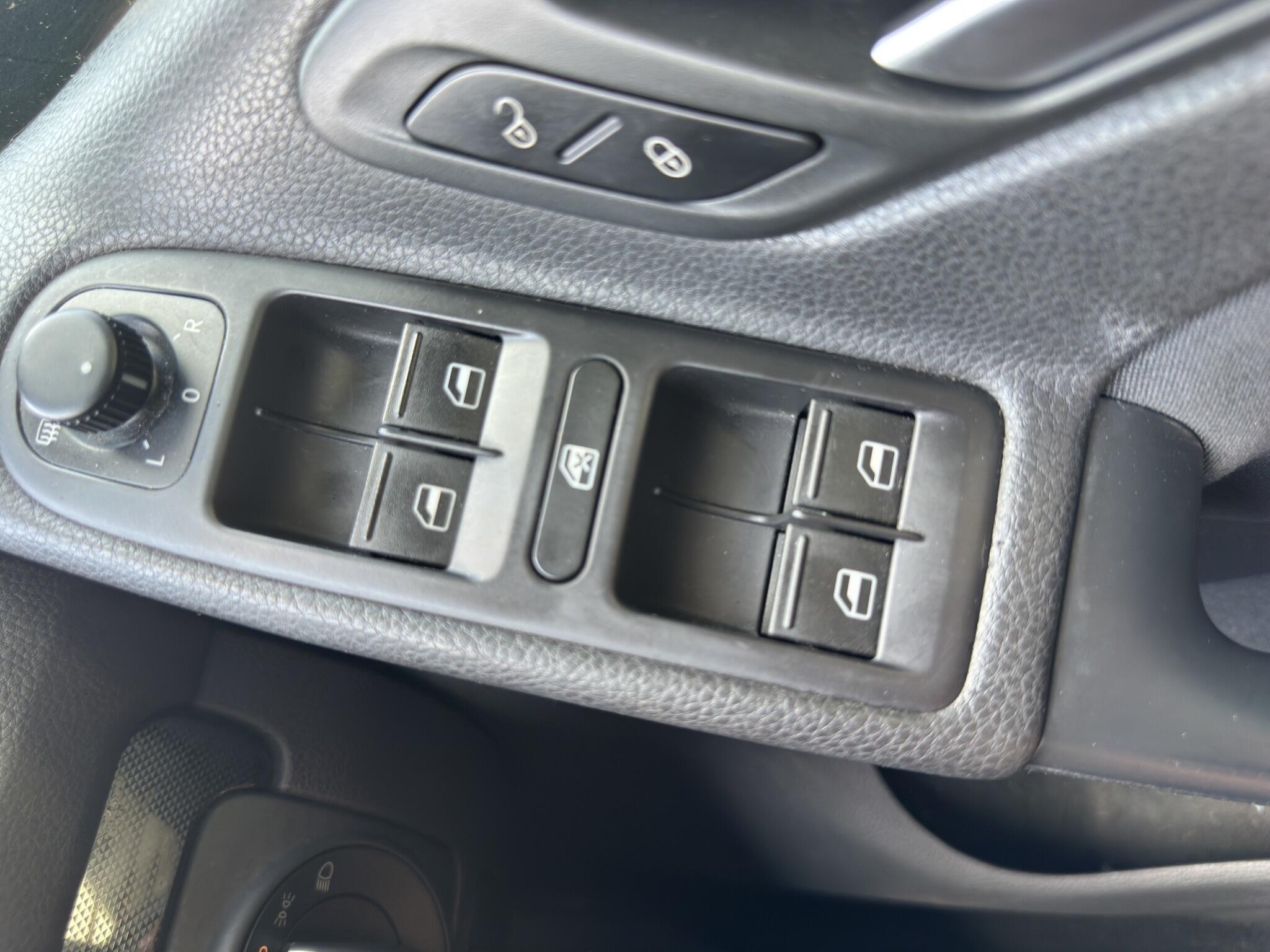 Volkswagen Golf view 22