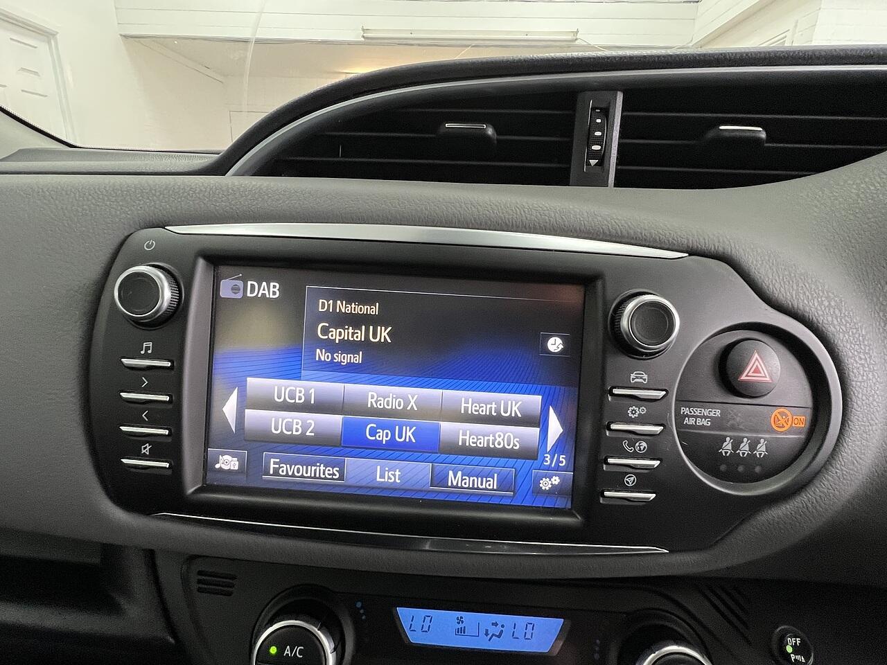 Toyota Yaris view 10