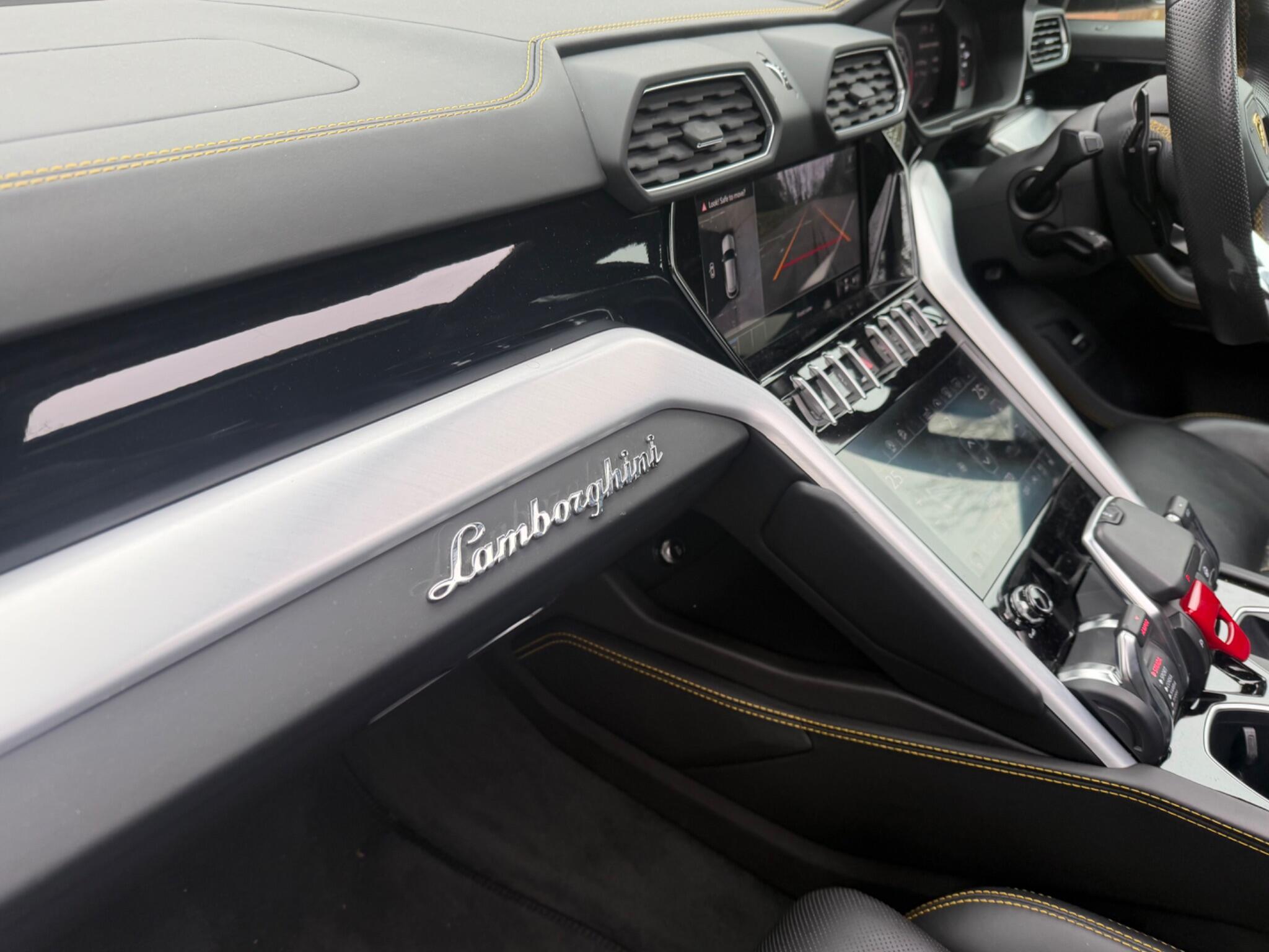 Lamborghini Urus view 14