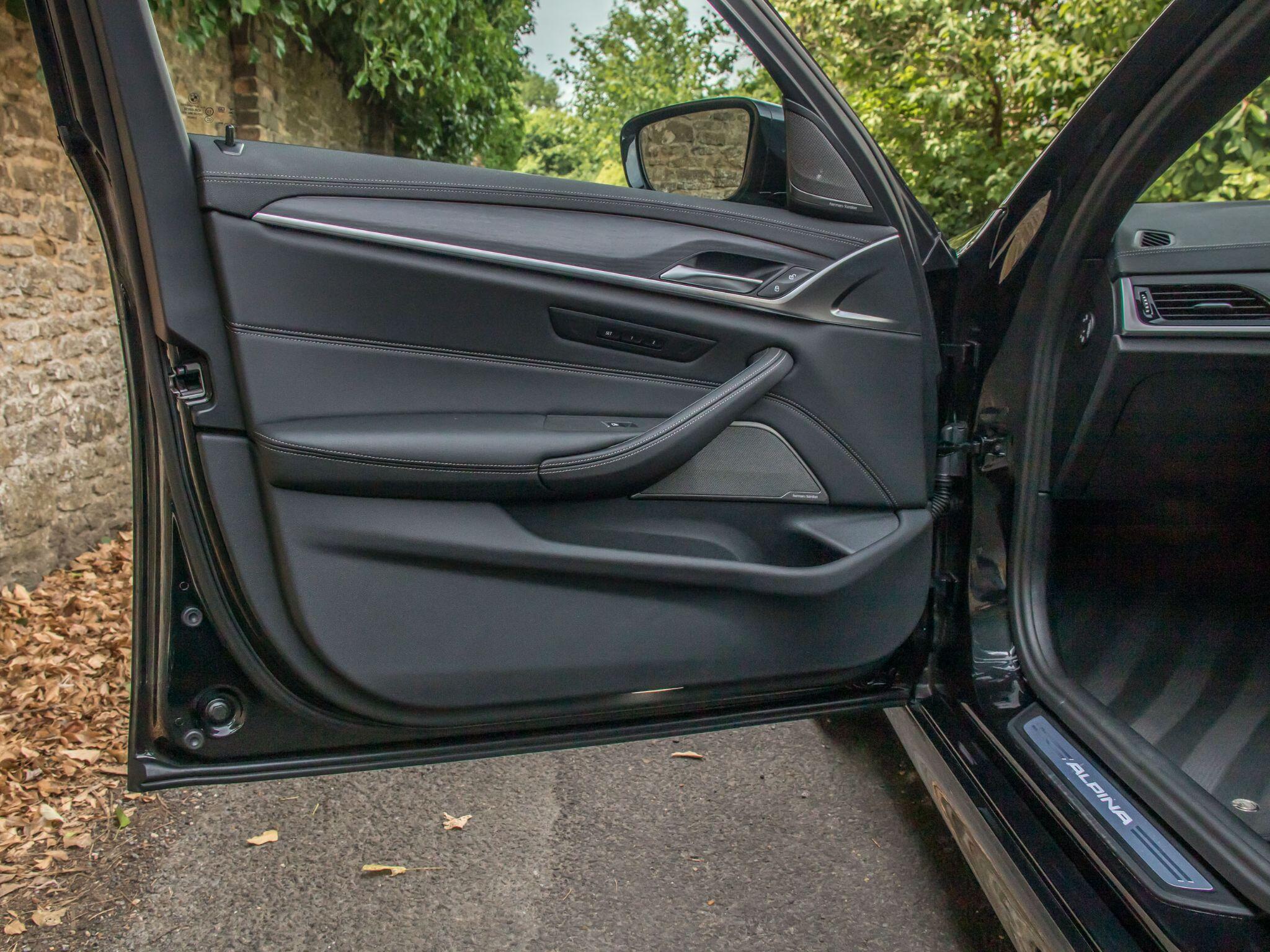 BMW Alpina D5 view 16