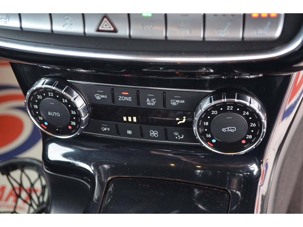 Mercedes-Benz G-Class view 19