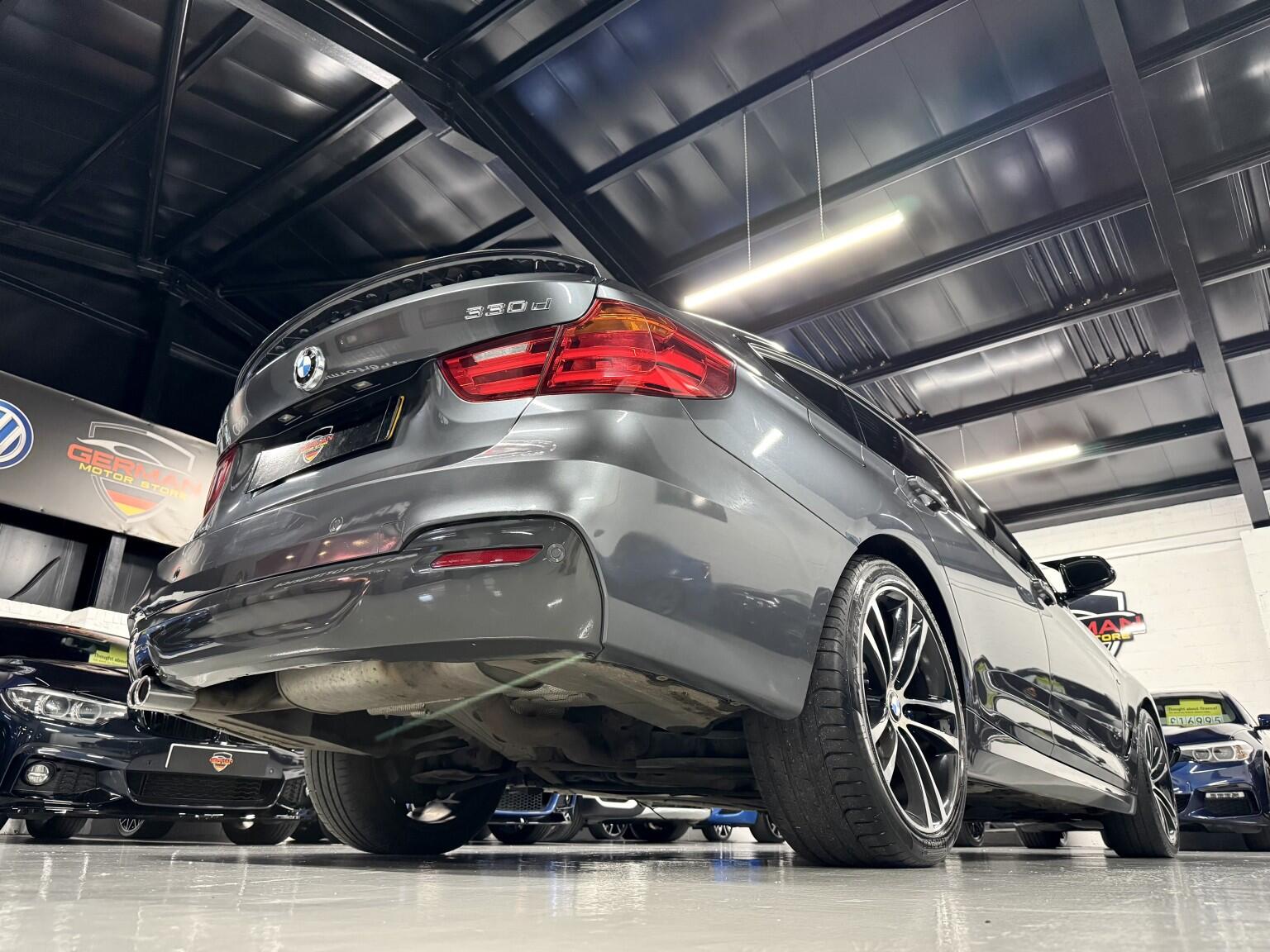 BMW 3 Series view 8