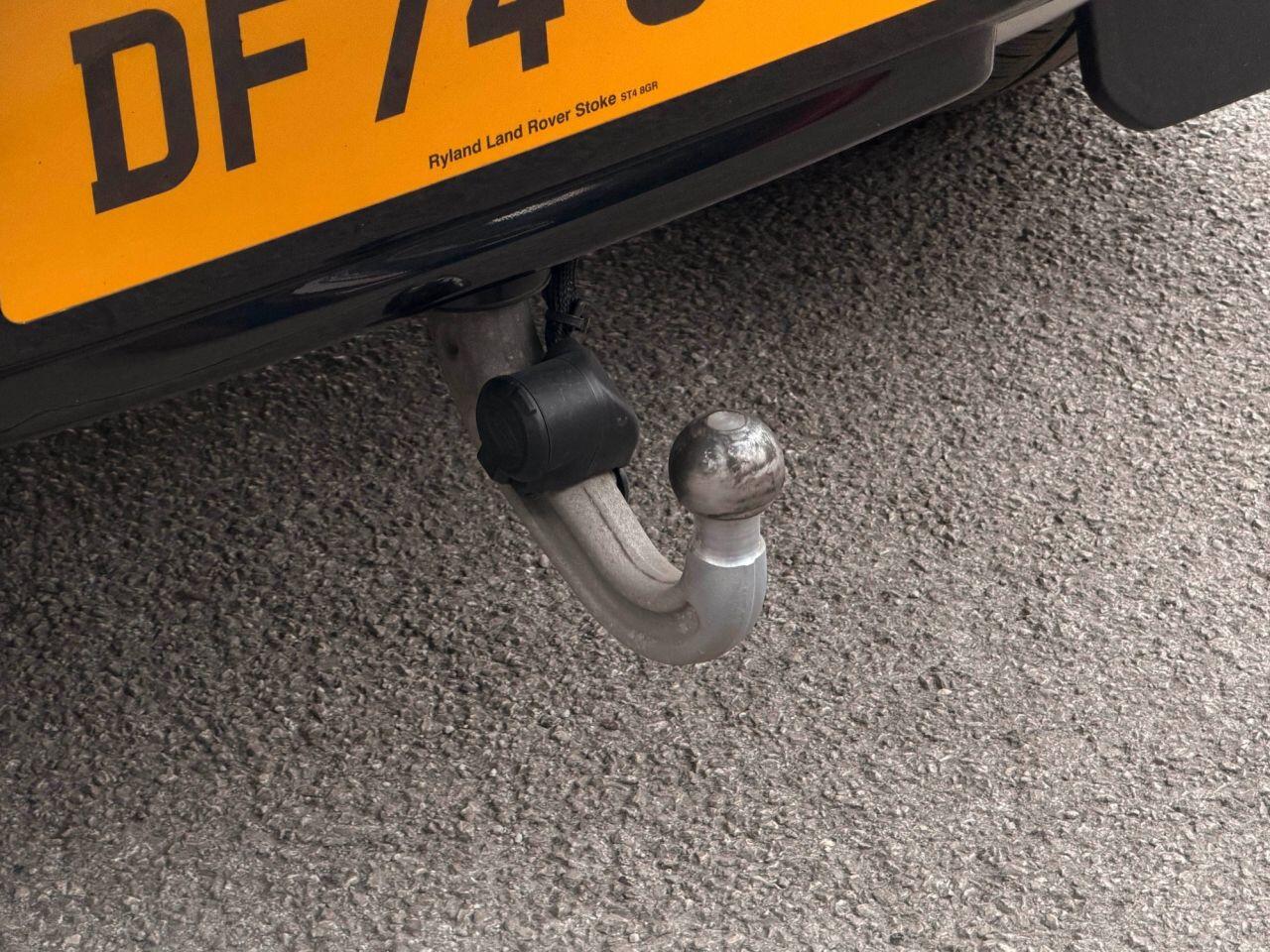 Land Rover Defender view 22