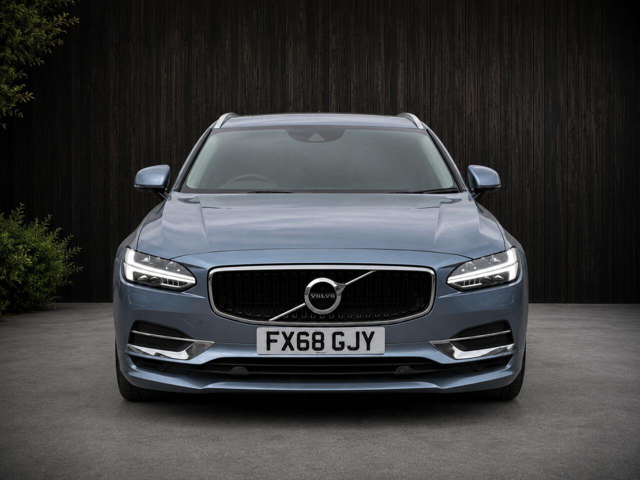 Volvo V90 view 8
