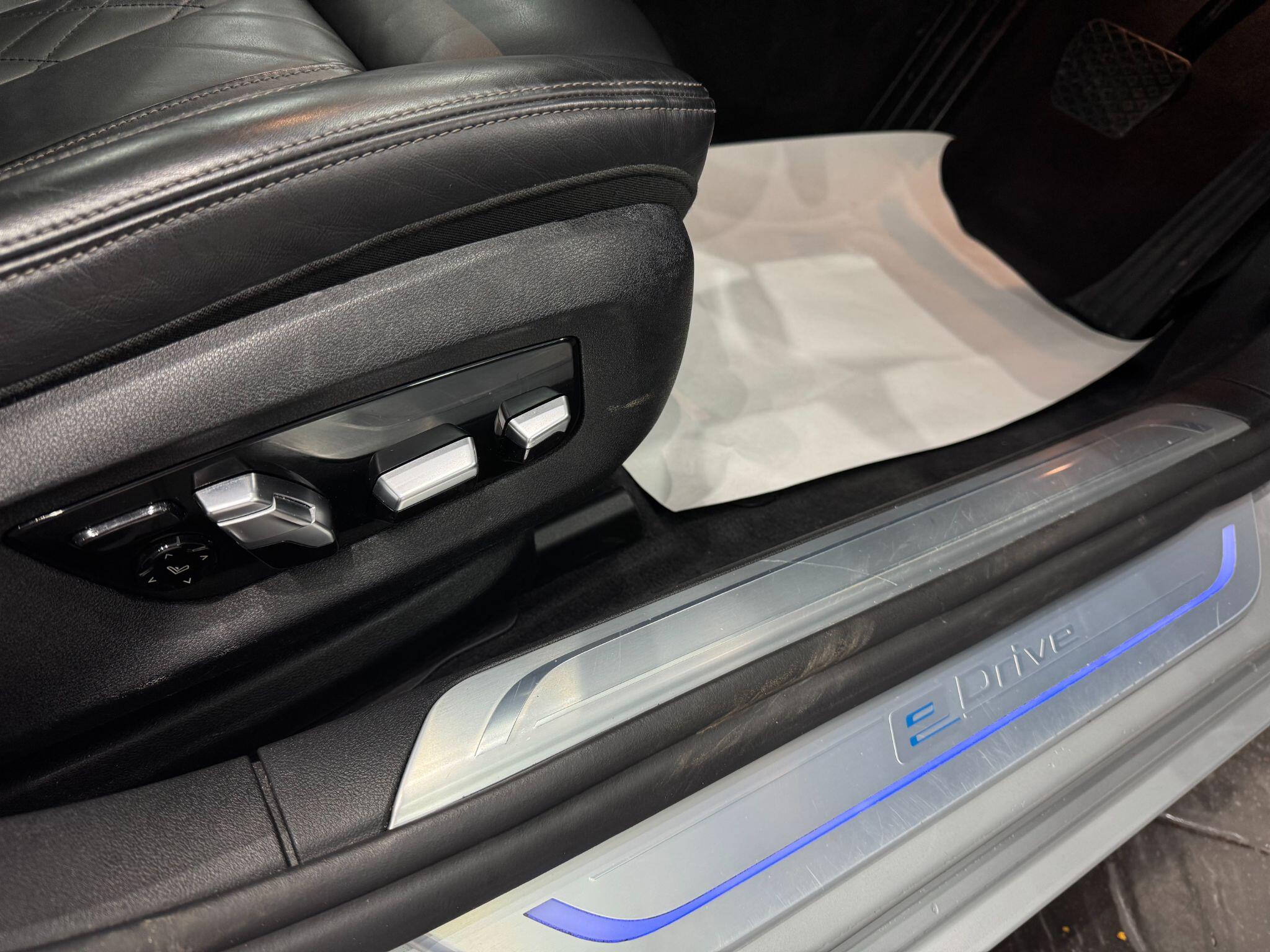 BMW 7 Series view 29