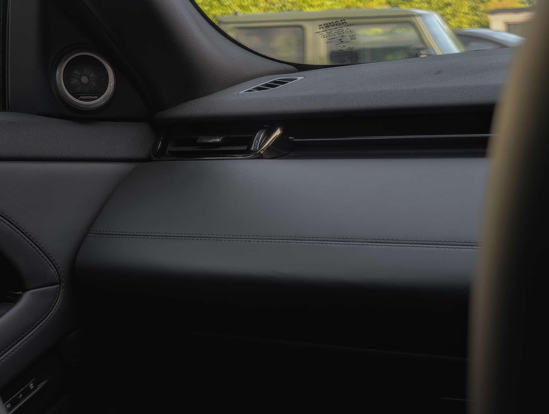 Land Rover Range Rover Evoque view 42