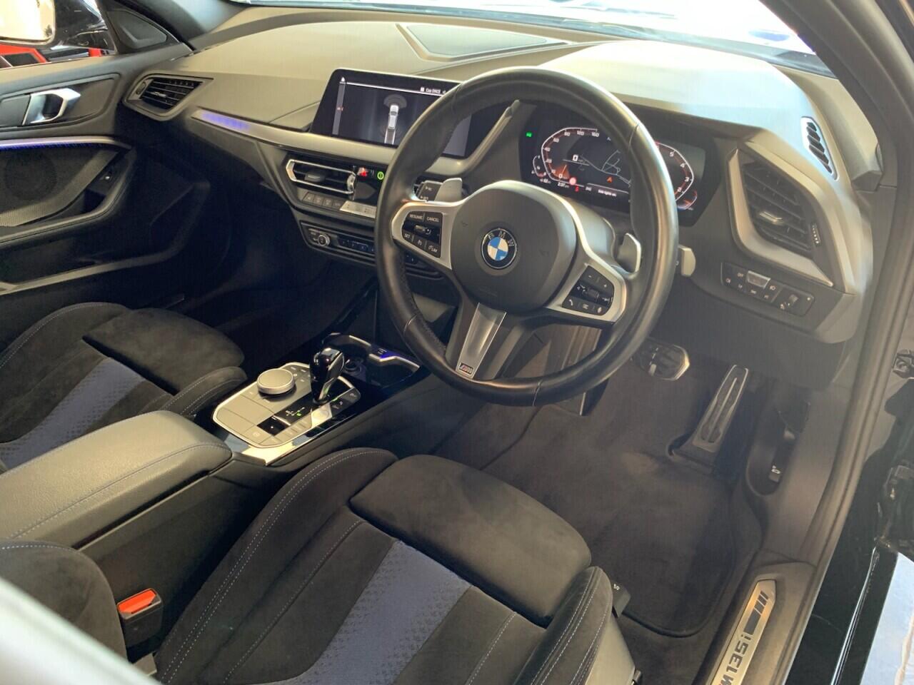 BMW 1 Series view 22
