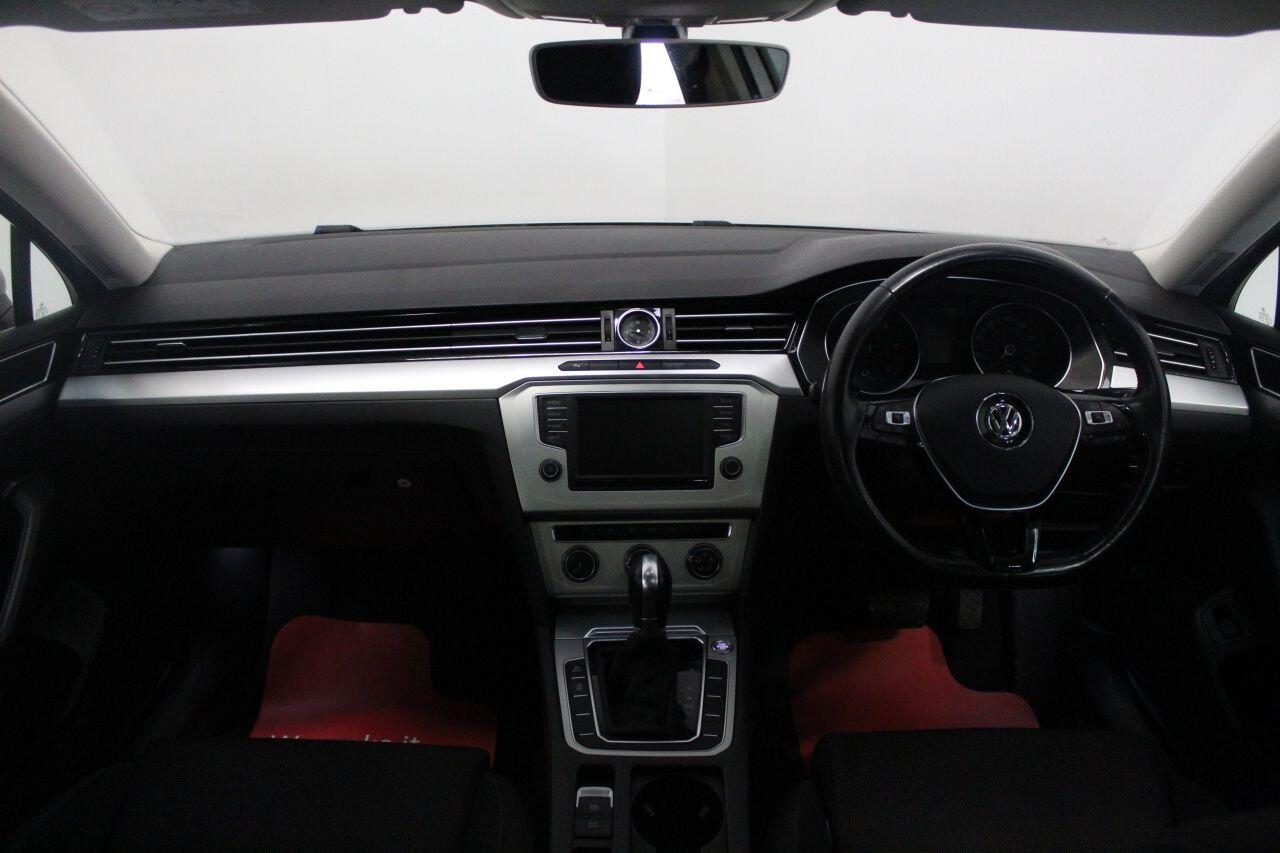 Volkswagen Passat view 31
