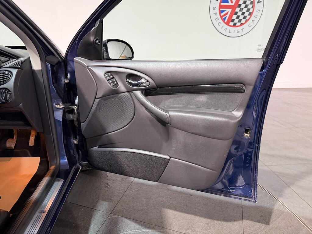 Ford Focus view 17