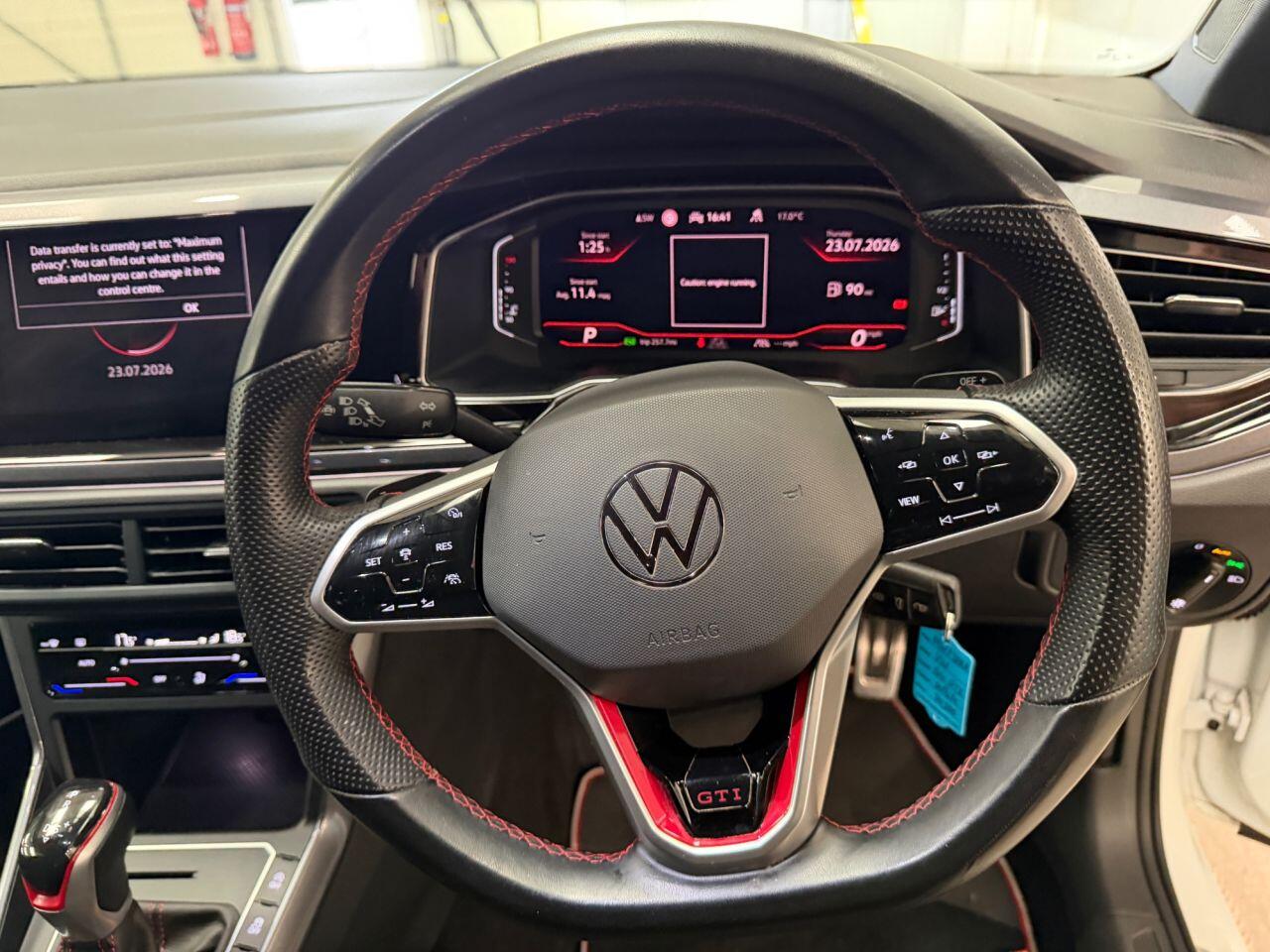 Volkswagen Polo view 8