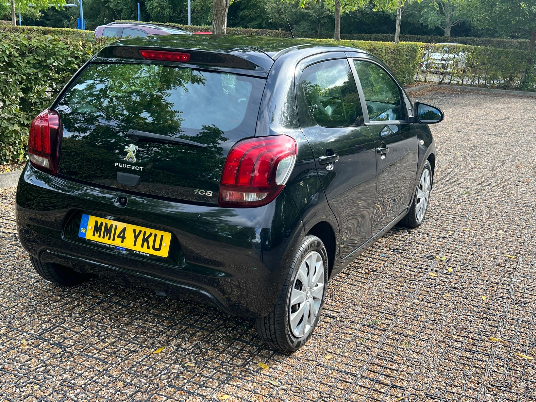 Peugeot 108 view 12