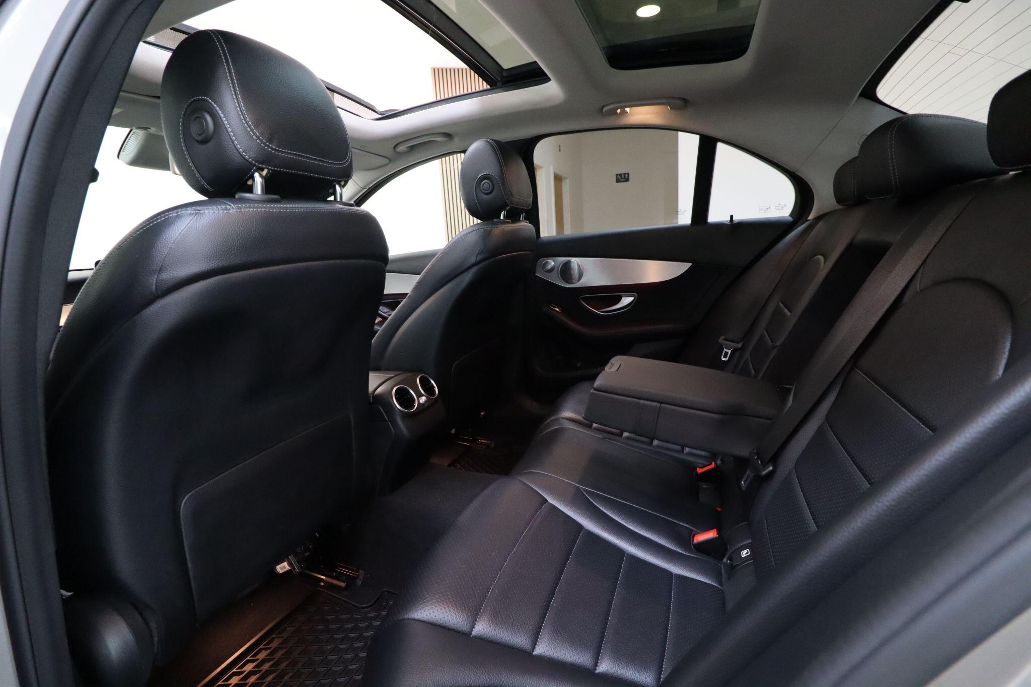 Mercedes-Benz C Class view 12