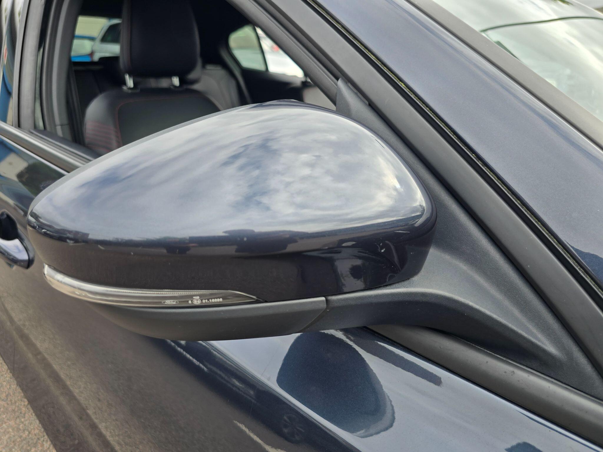 Ford Focus view 81