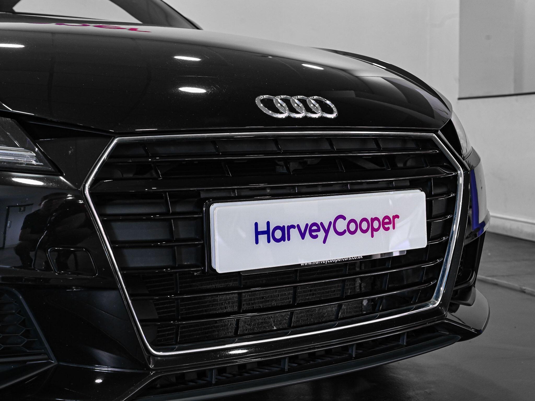 Audi TT view 14
