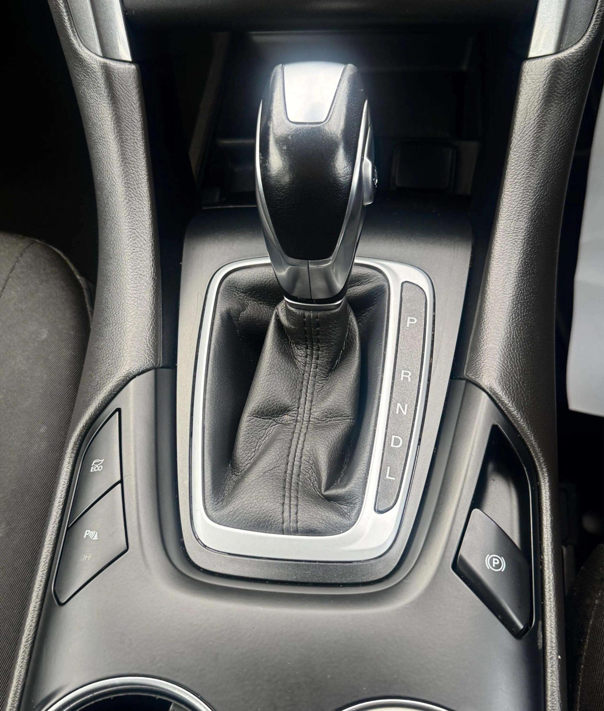 Ford Mondeo view 55