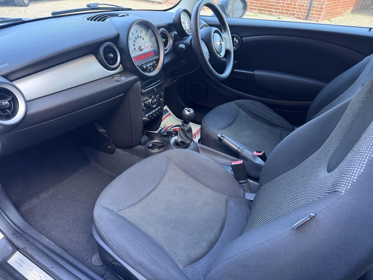 MINI Hatch view 24