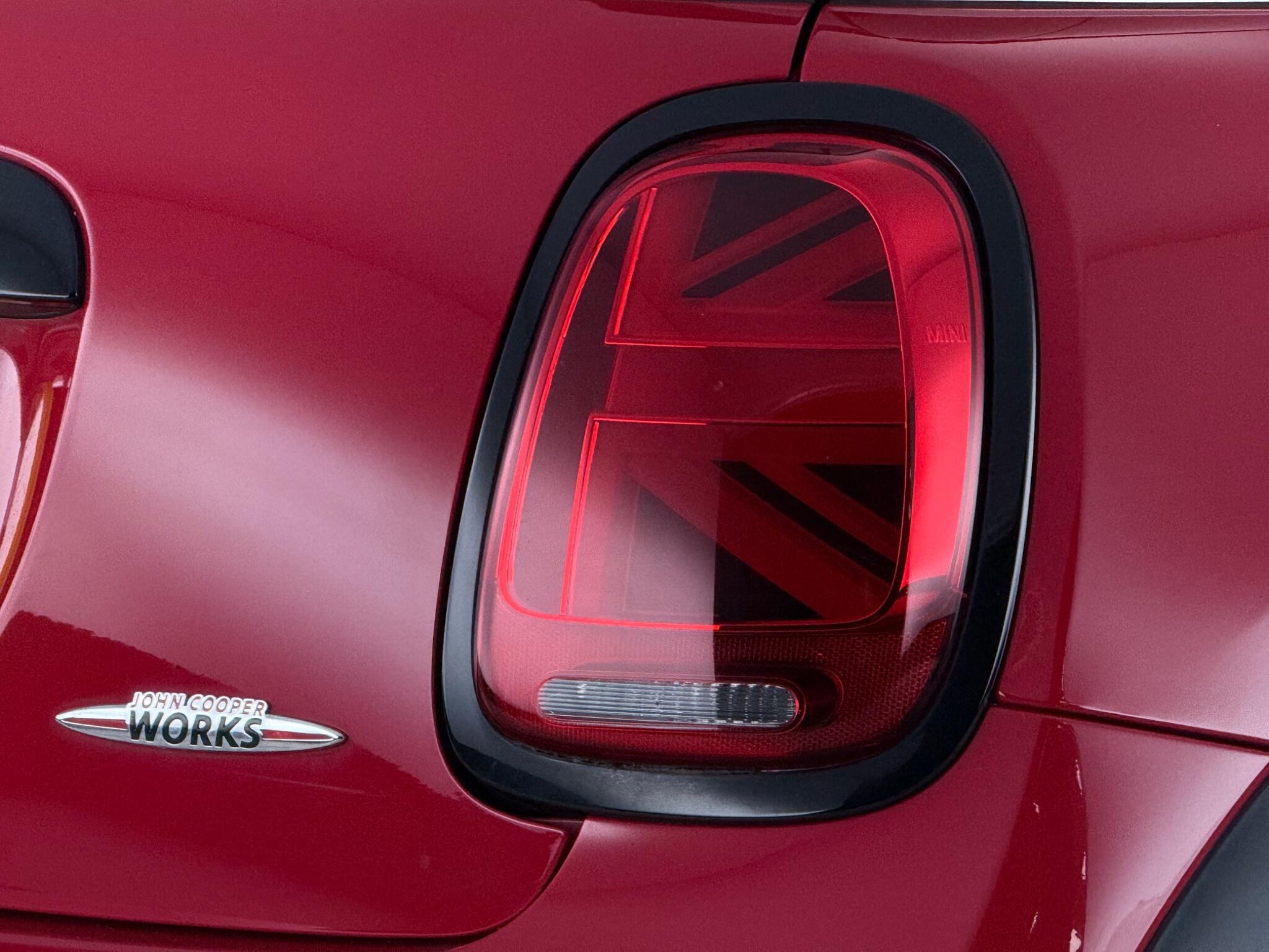 Mini Hatch view 10
