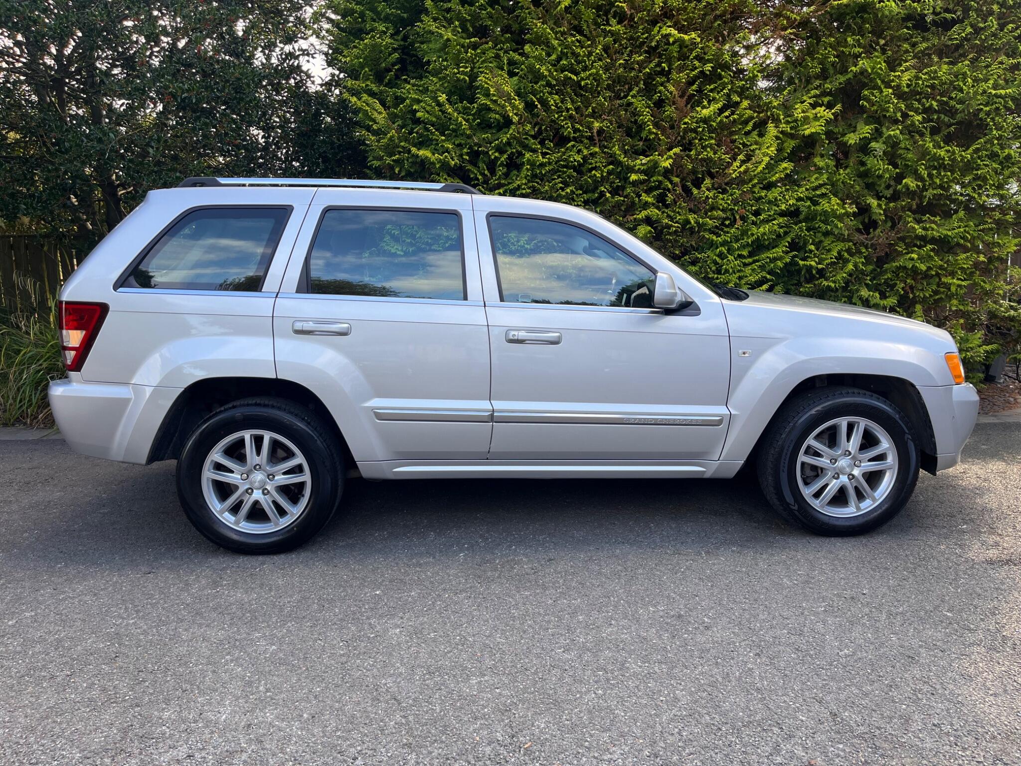 Jeep Grand Cherokee view 15