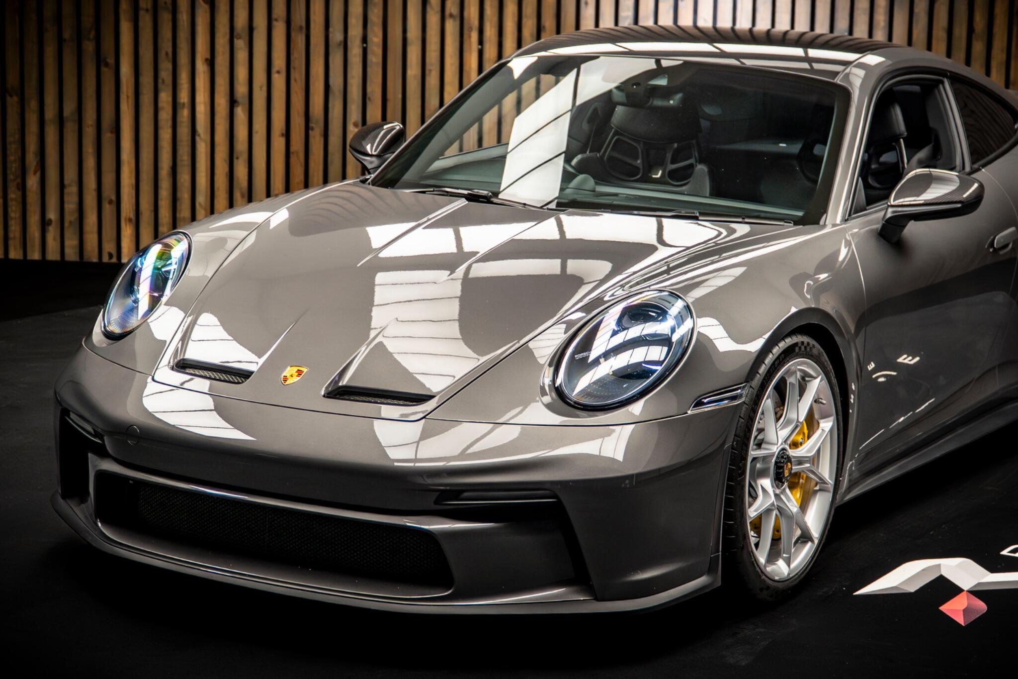 Porsche 911 view 15