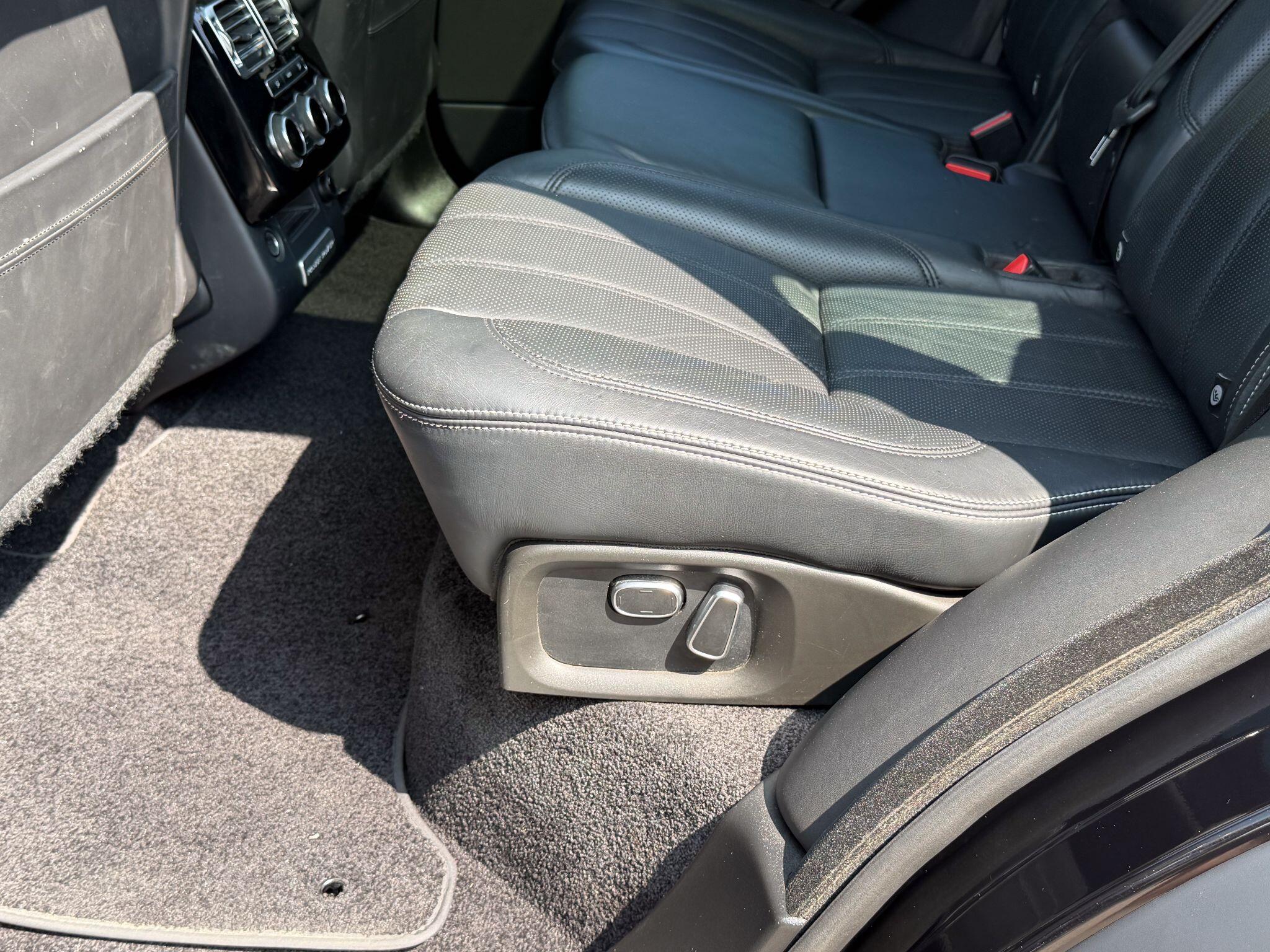 Land Rover Range Rover view 15