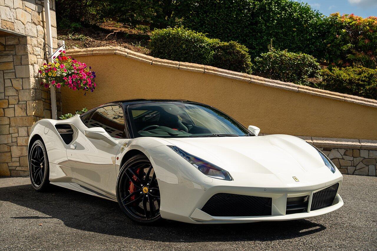 Ferrari 488 view 22