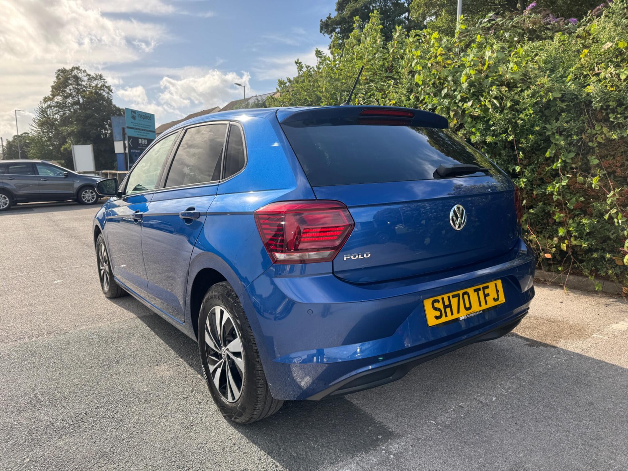 Volkswagen Polo view 4