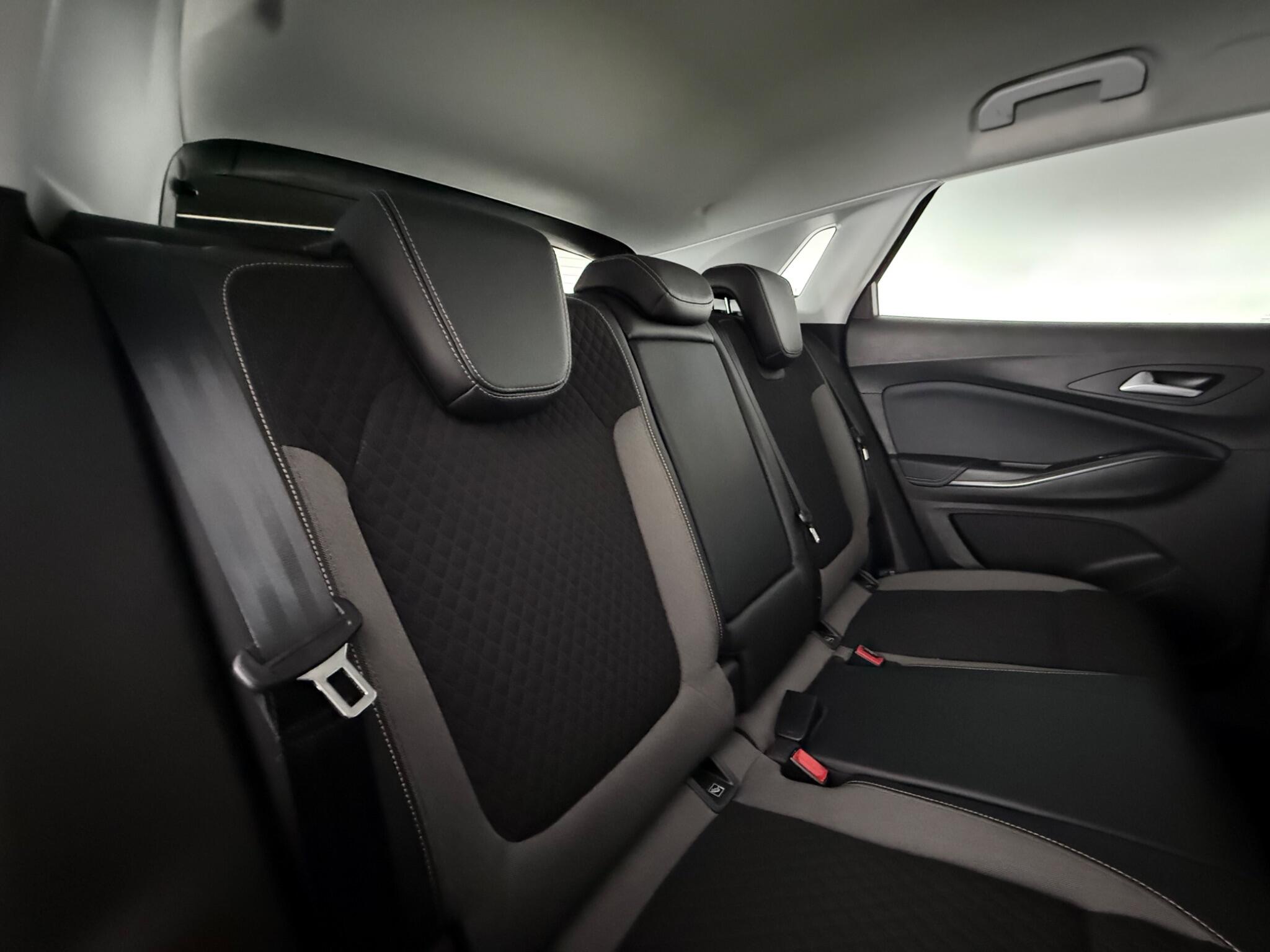 Vauxhall Grandland X view 29