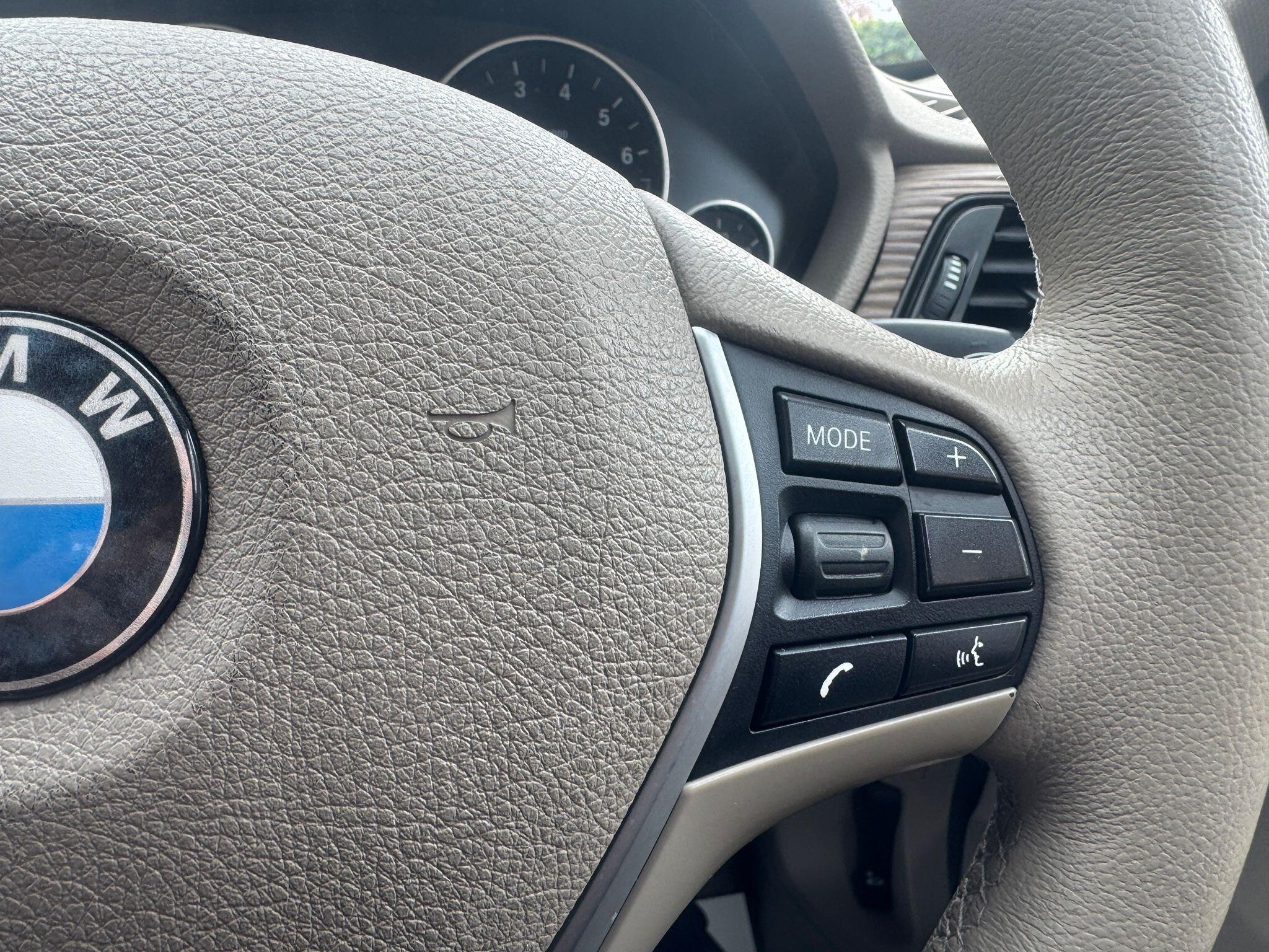 BMW 3 Series view 12