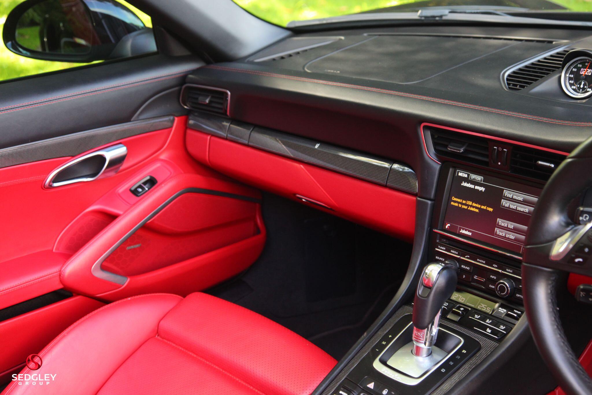 Porsche 911 view 20