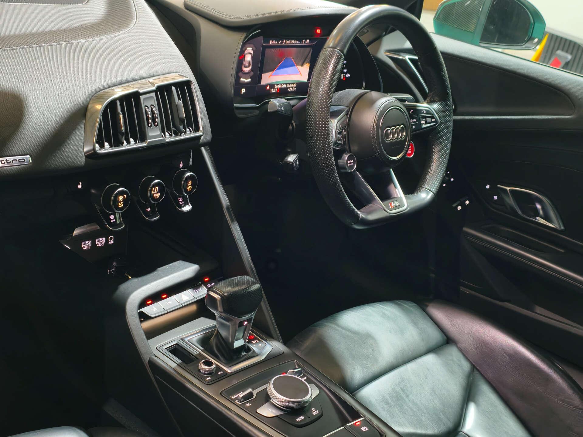 Audi R8 view 41