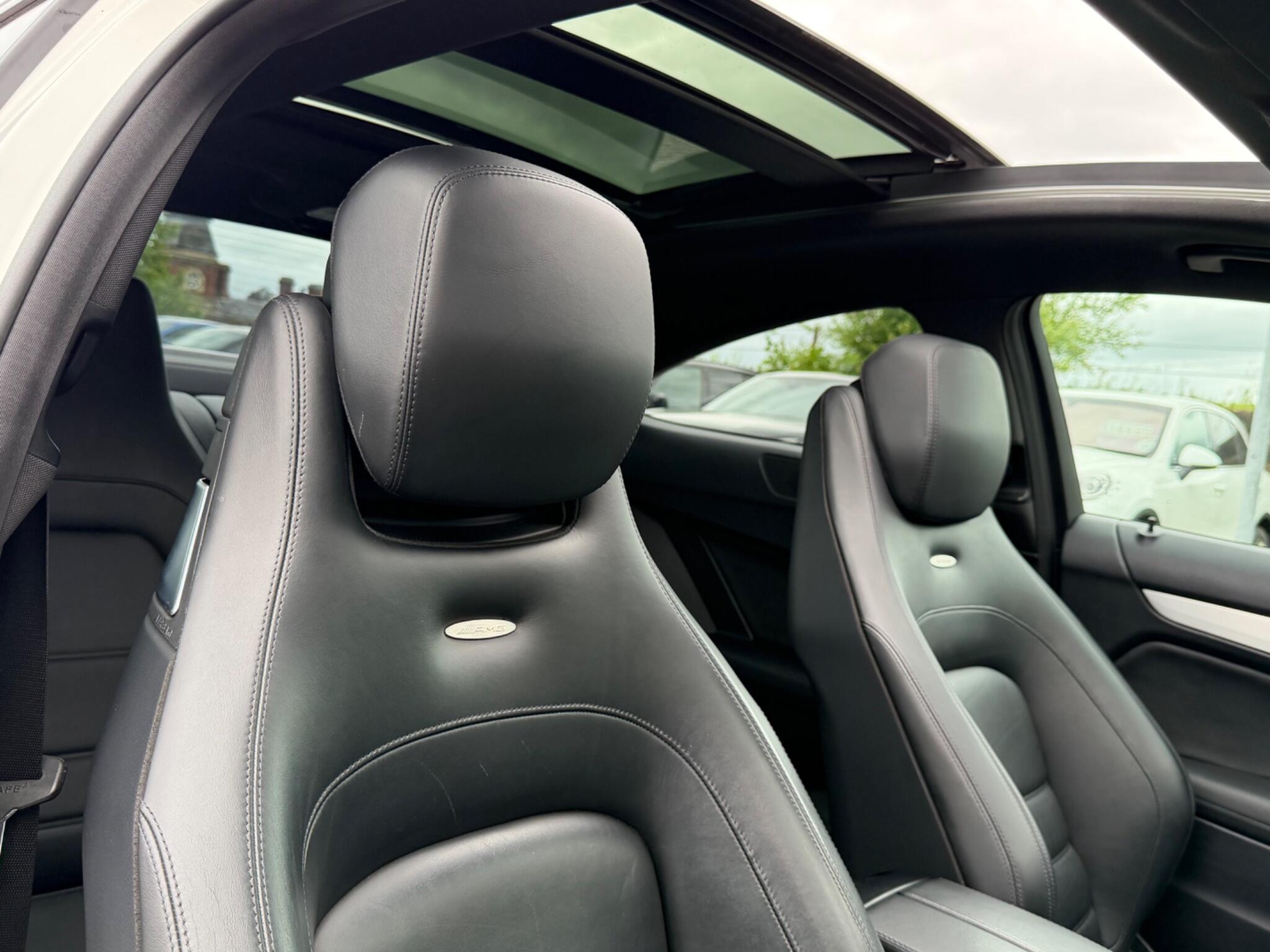 Mercedes-Benz C-Class view 21