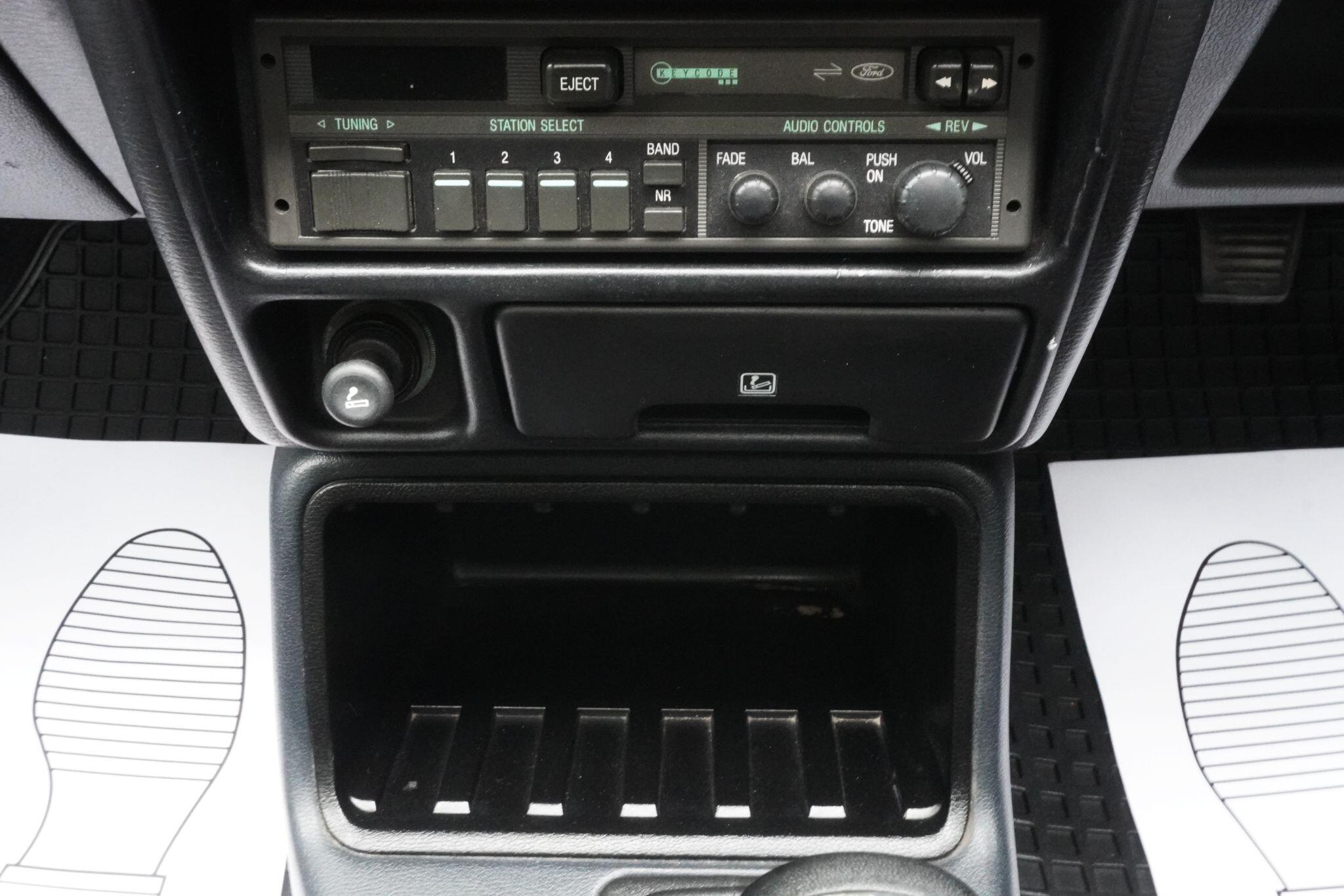 Ford Escort view 27