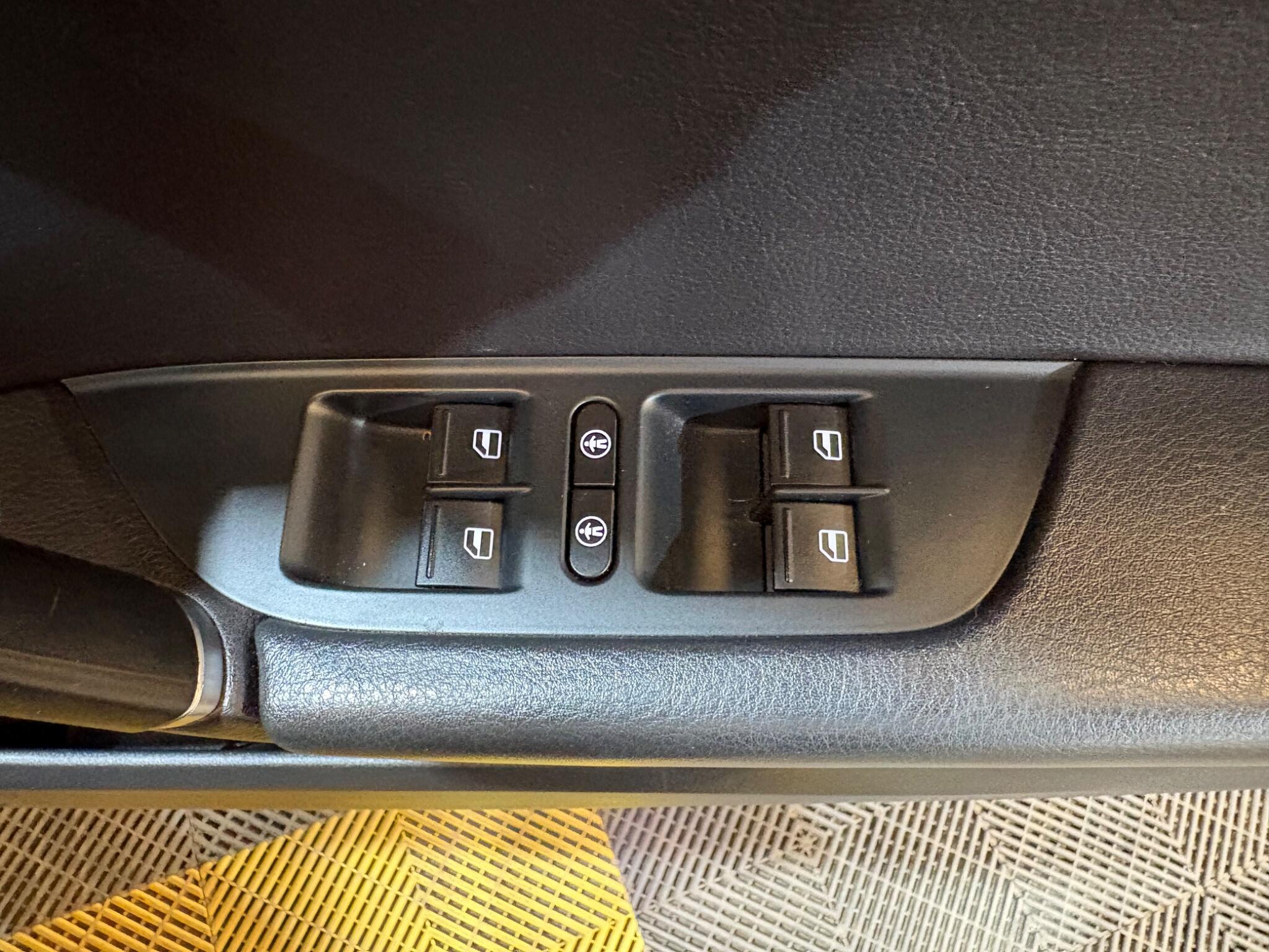 Volkswagen Touareg view 63