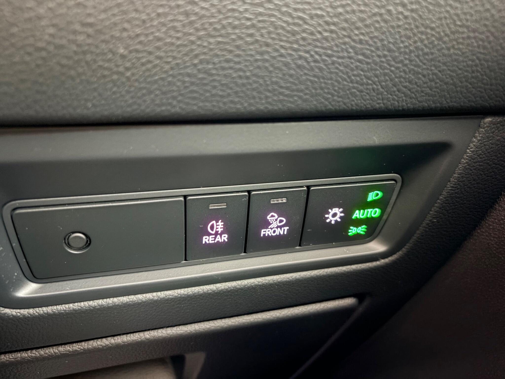Volkswagen Touareg view 16