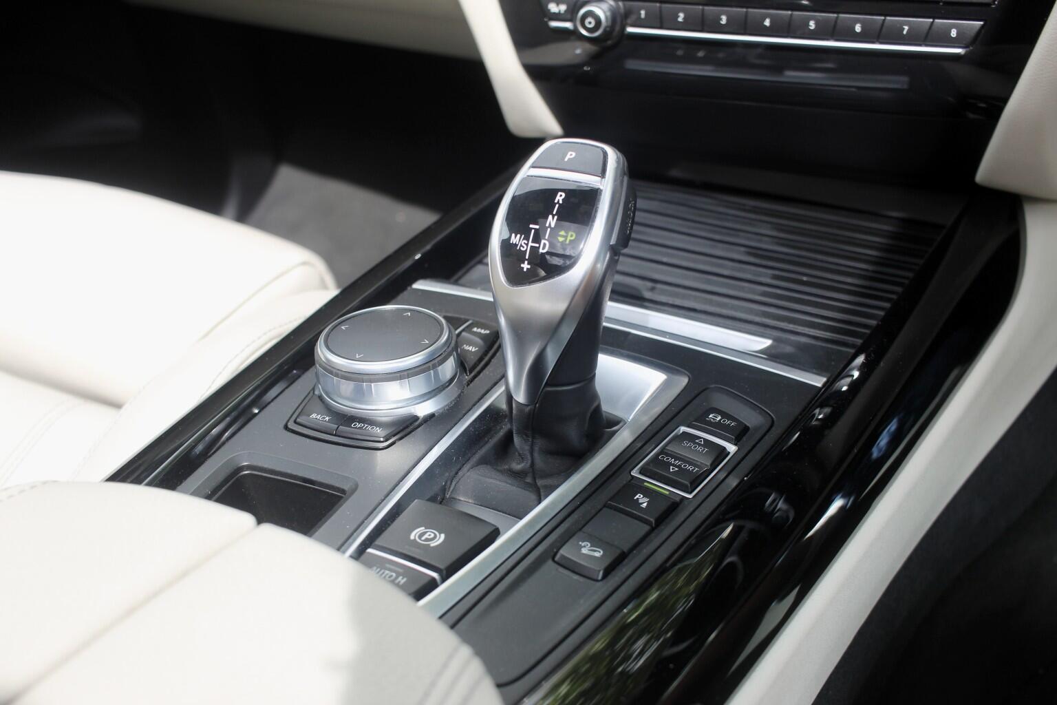 BMW X5 view 19