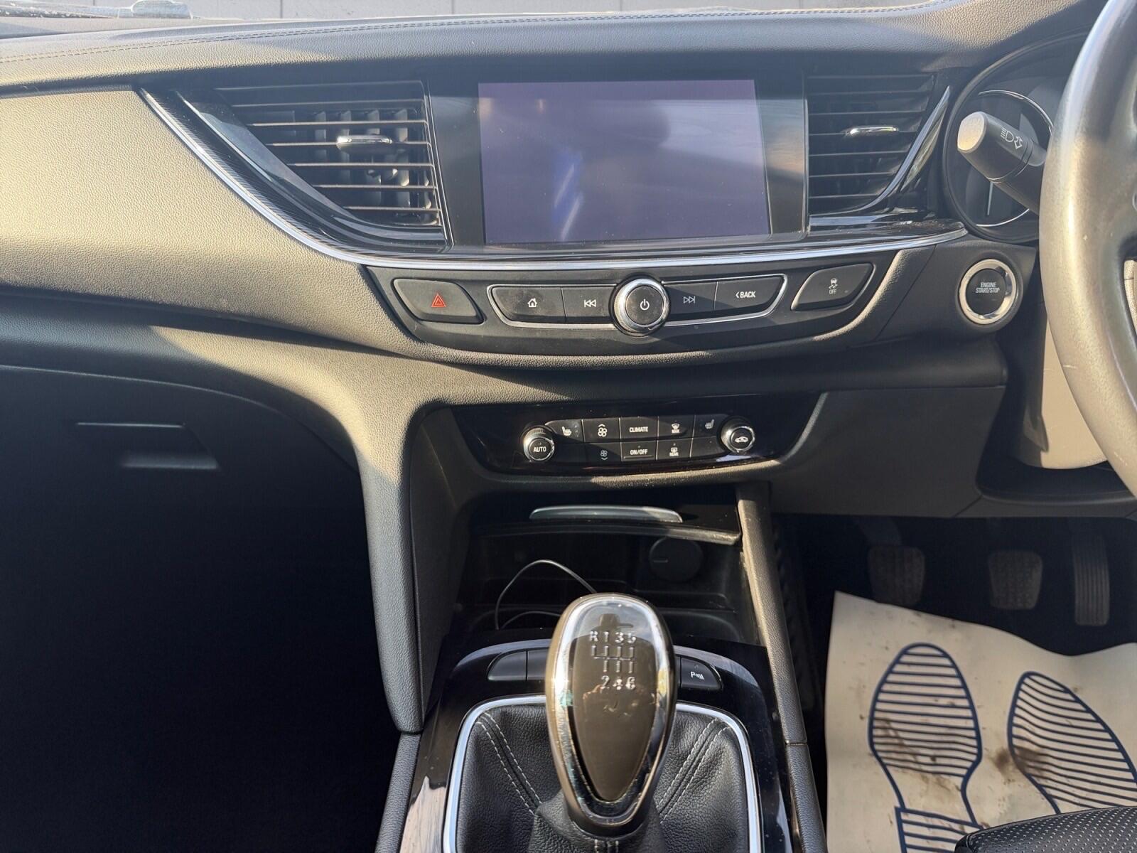Vauxhall Insignia view 12