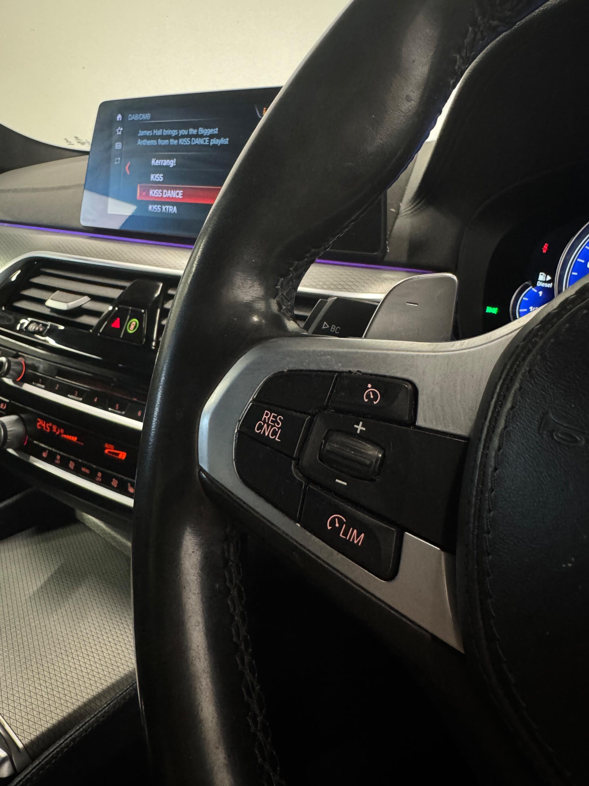 BMW 5 Series view 24