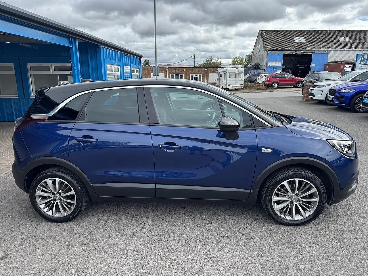Vauxhall Crossland X view 8