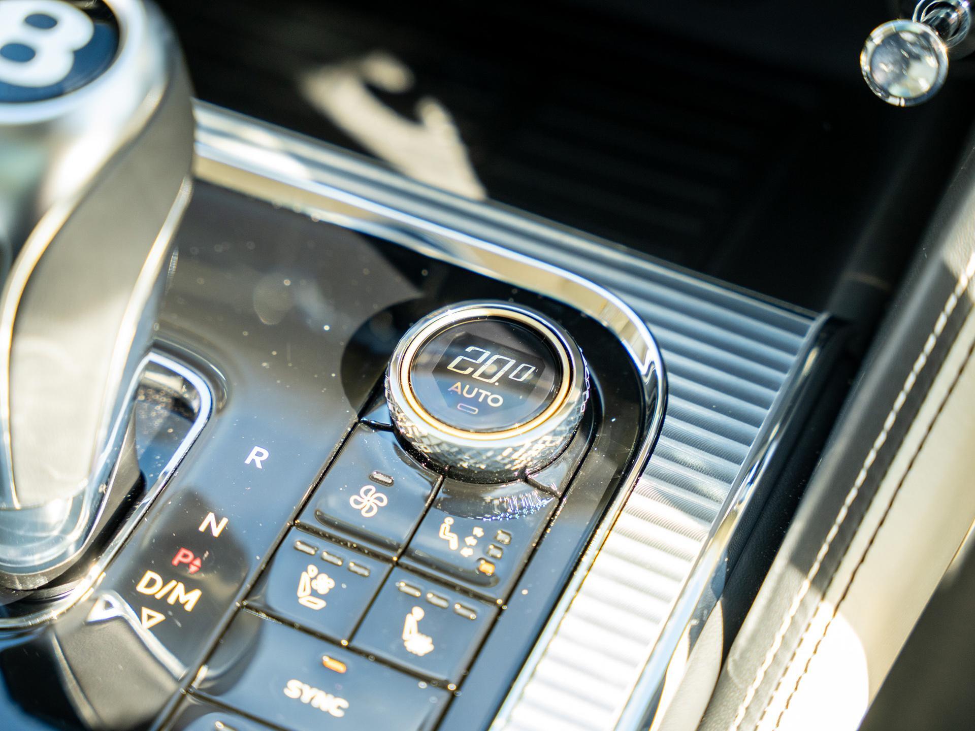Bentley Flying Spur view 27