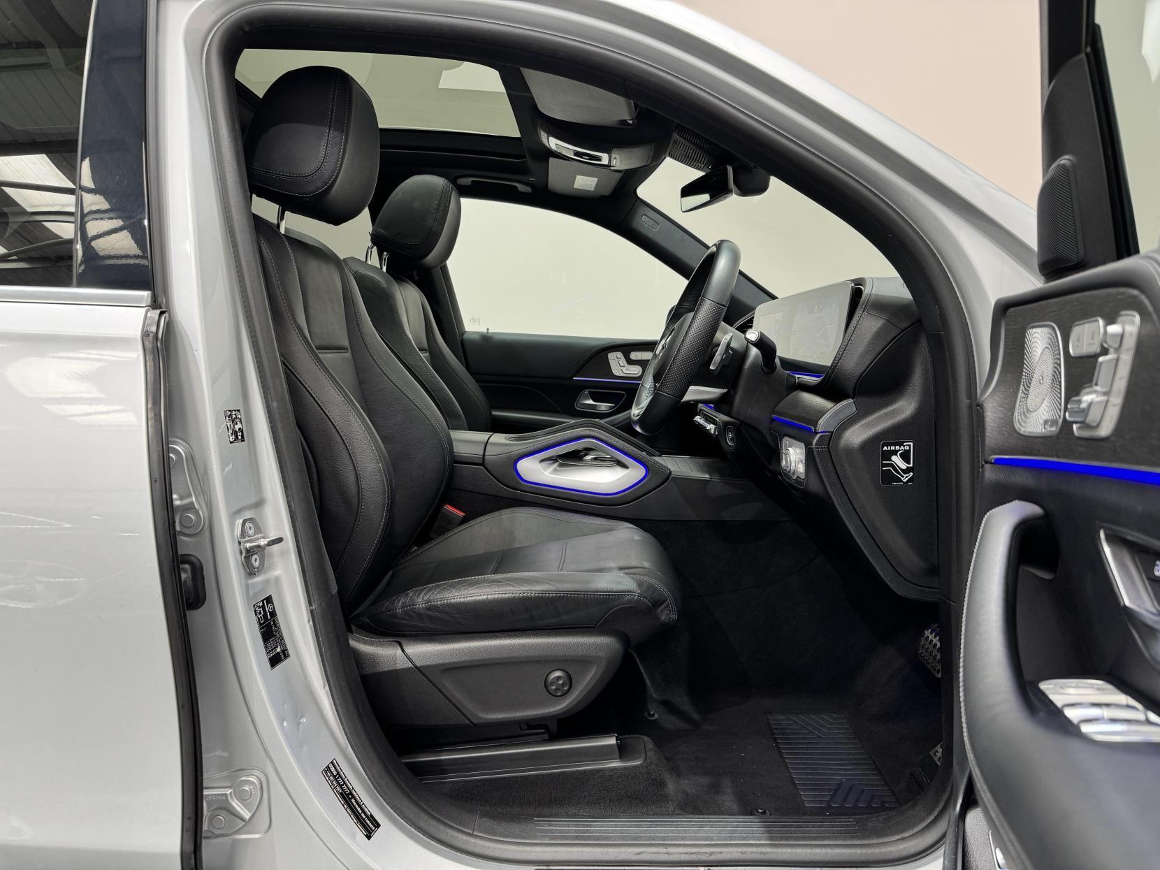 Mercedes-Benz Gle view 25