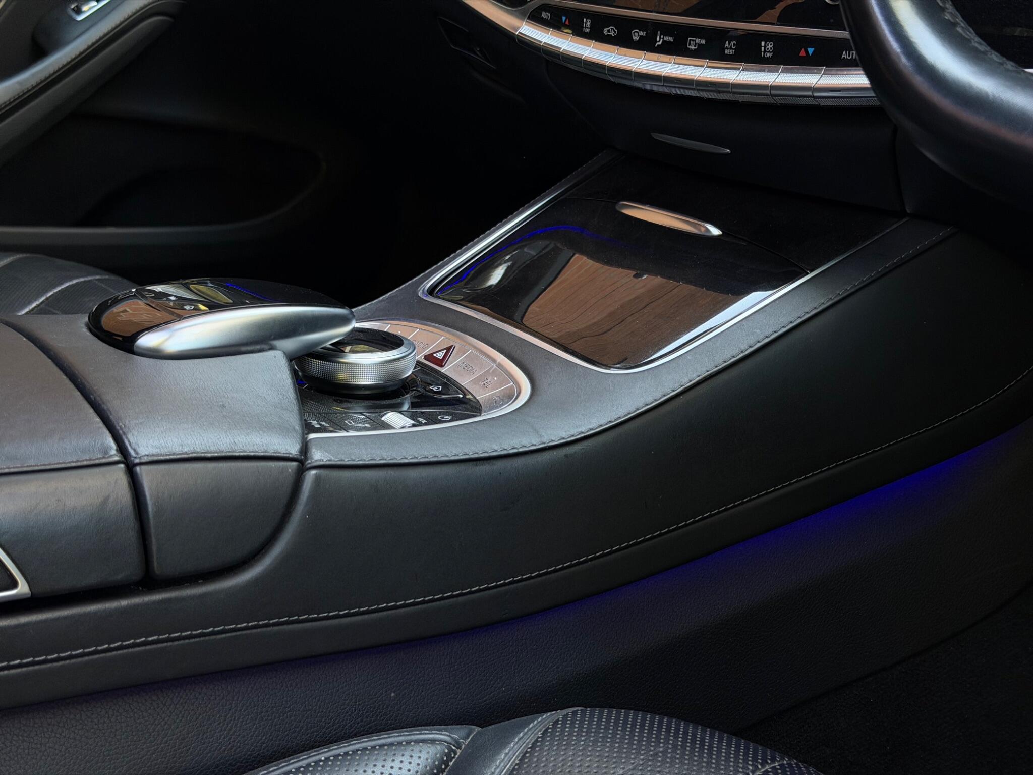 Mercedes-Benz S-Class view 14