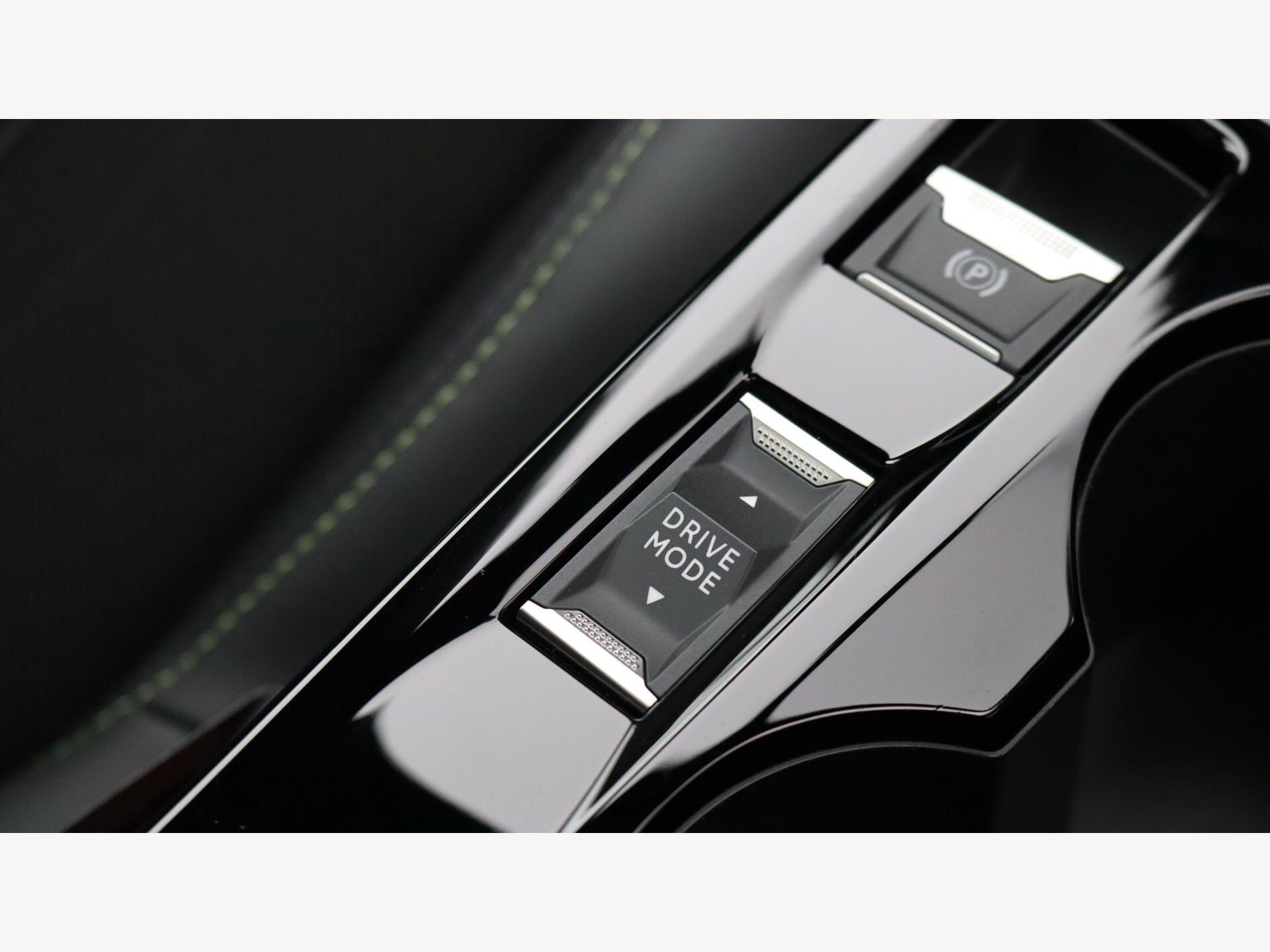 Peugeot e-208 view 31