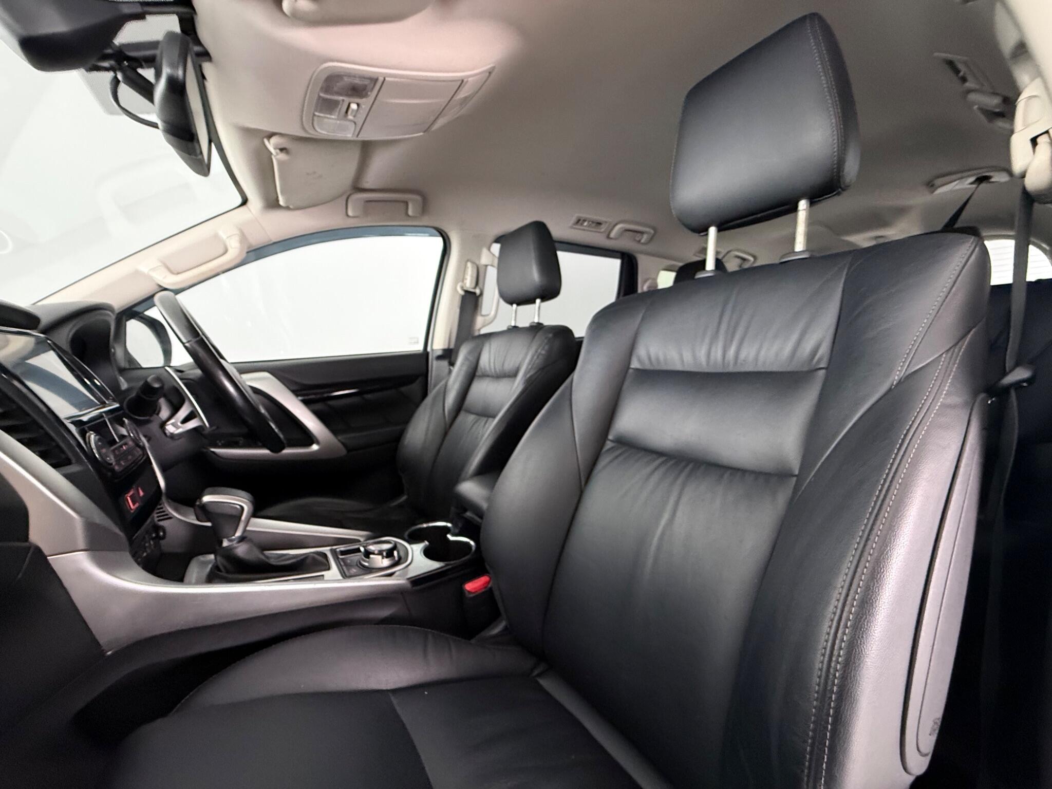 Mitsubishi Shogun Sport view 25
