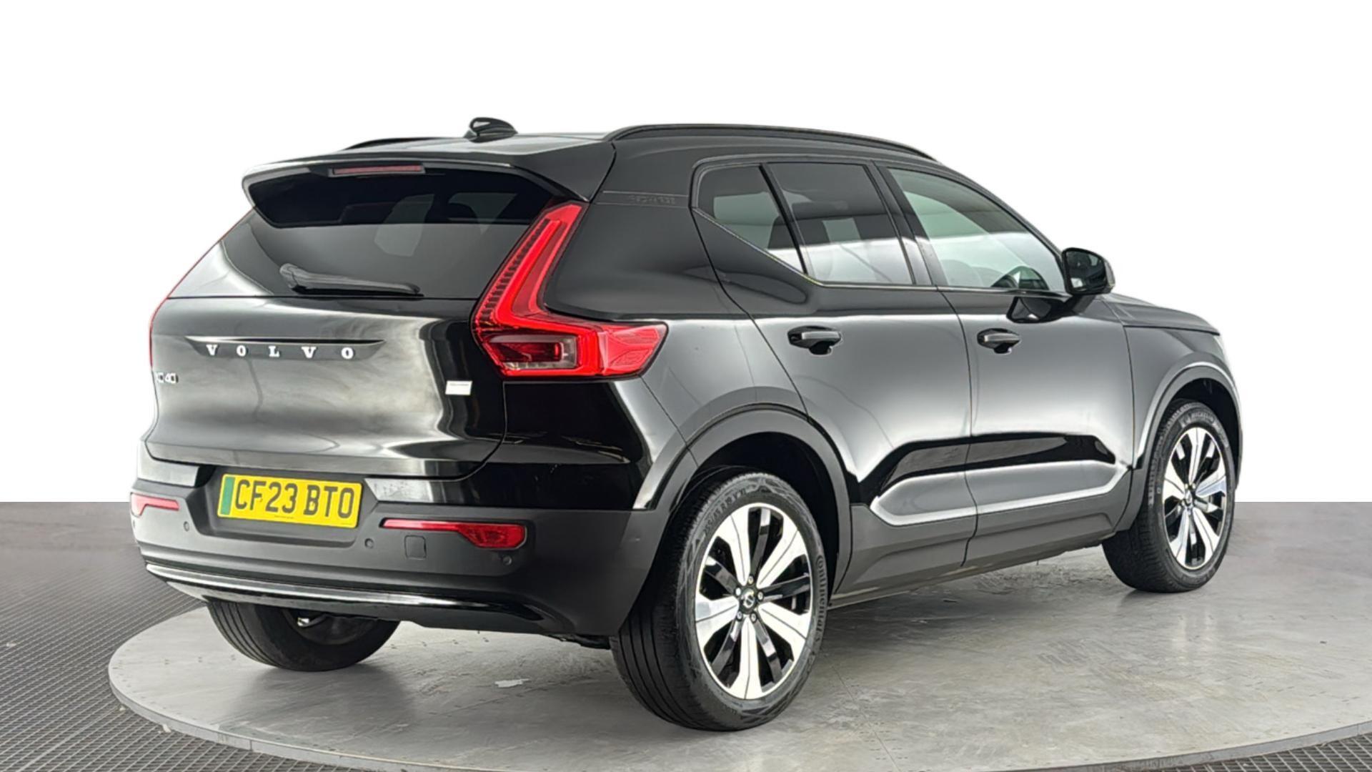 Volvo XC40 view 4