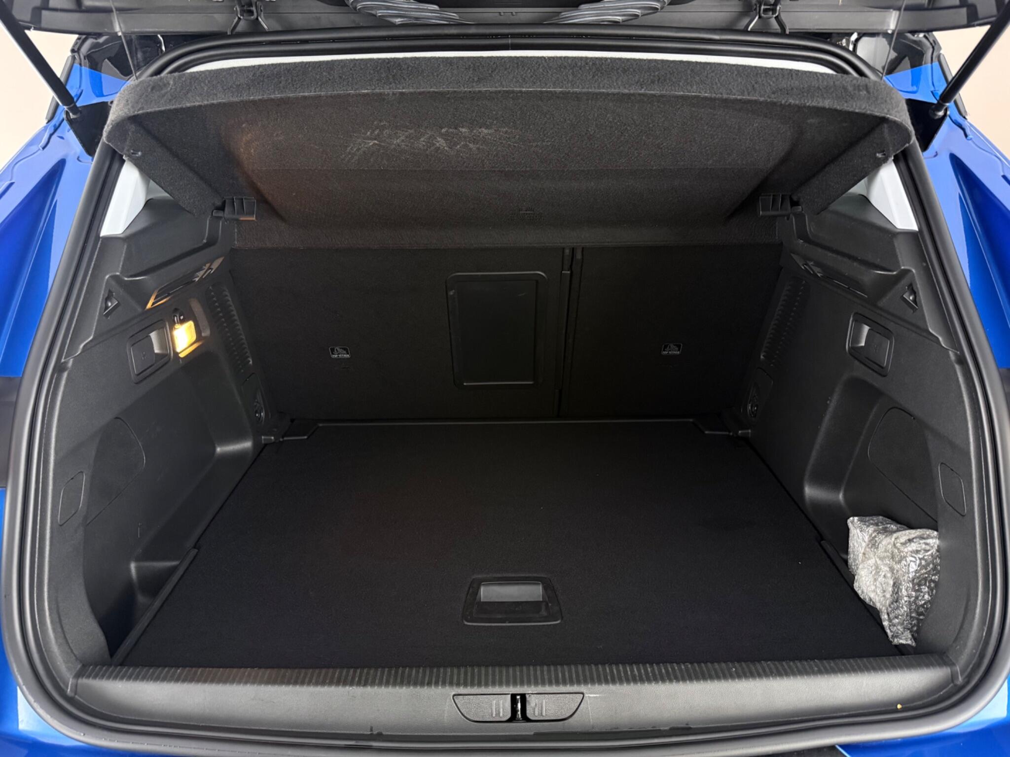 Vauxhall Grandland X view 10