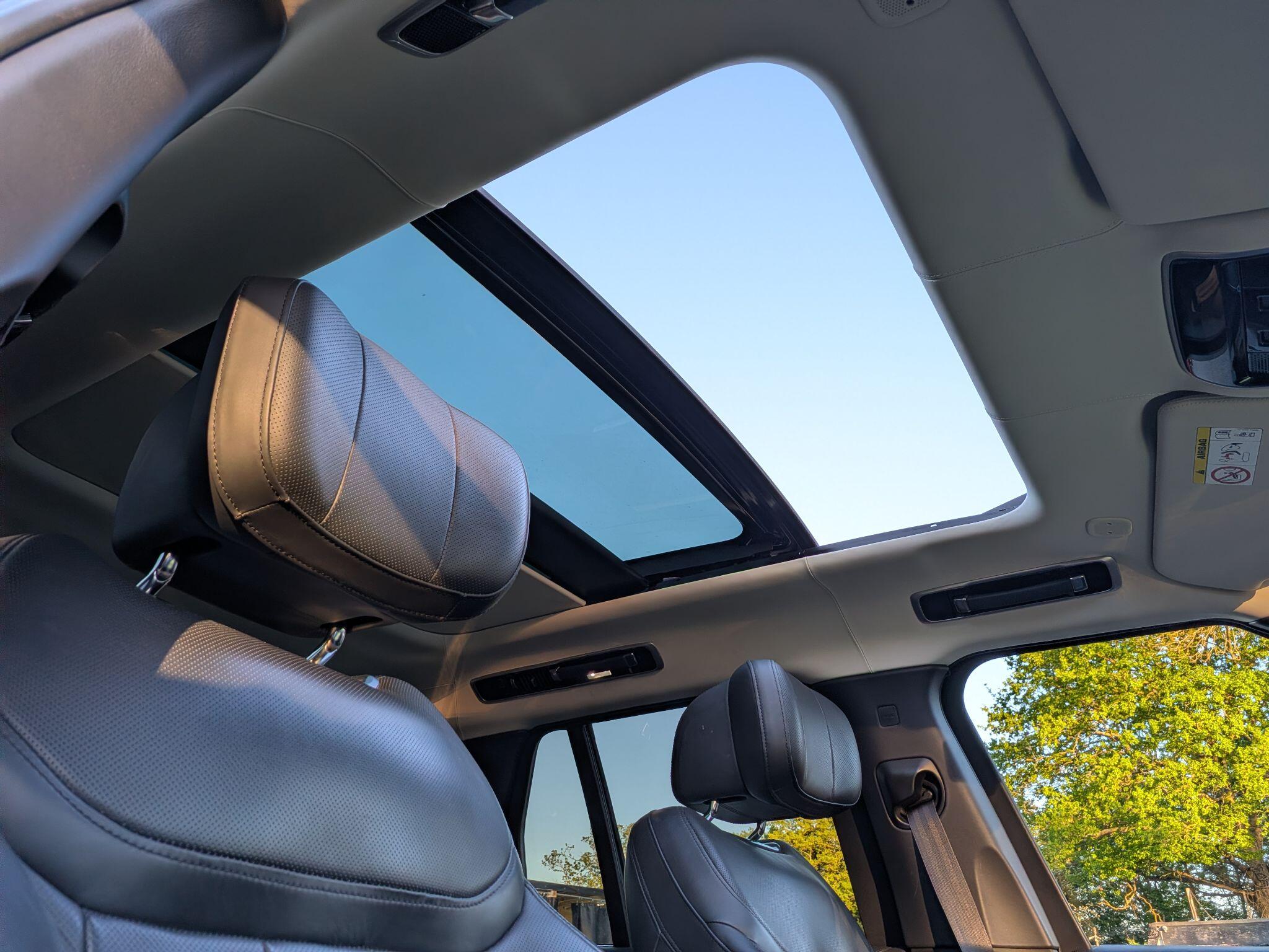 Land Rover Range Rover view 24