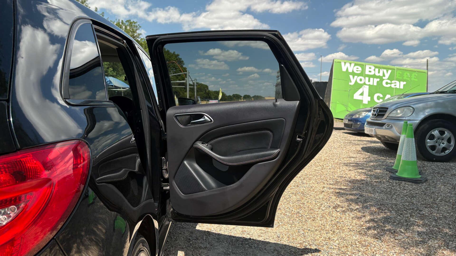 Mercedes-Benz B-Class view 34
