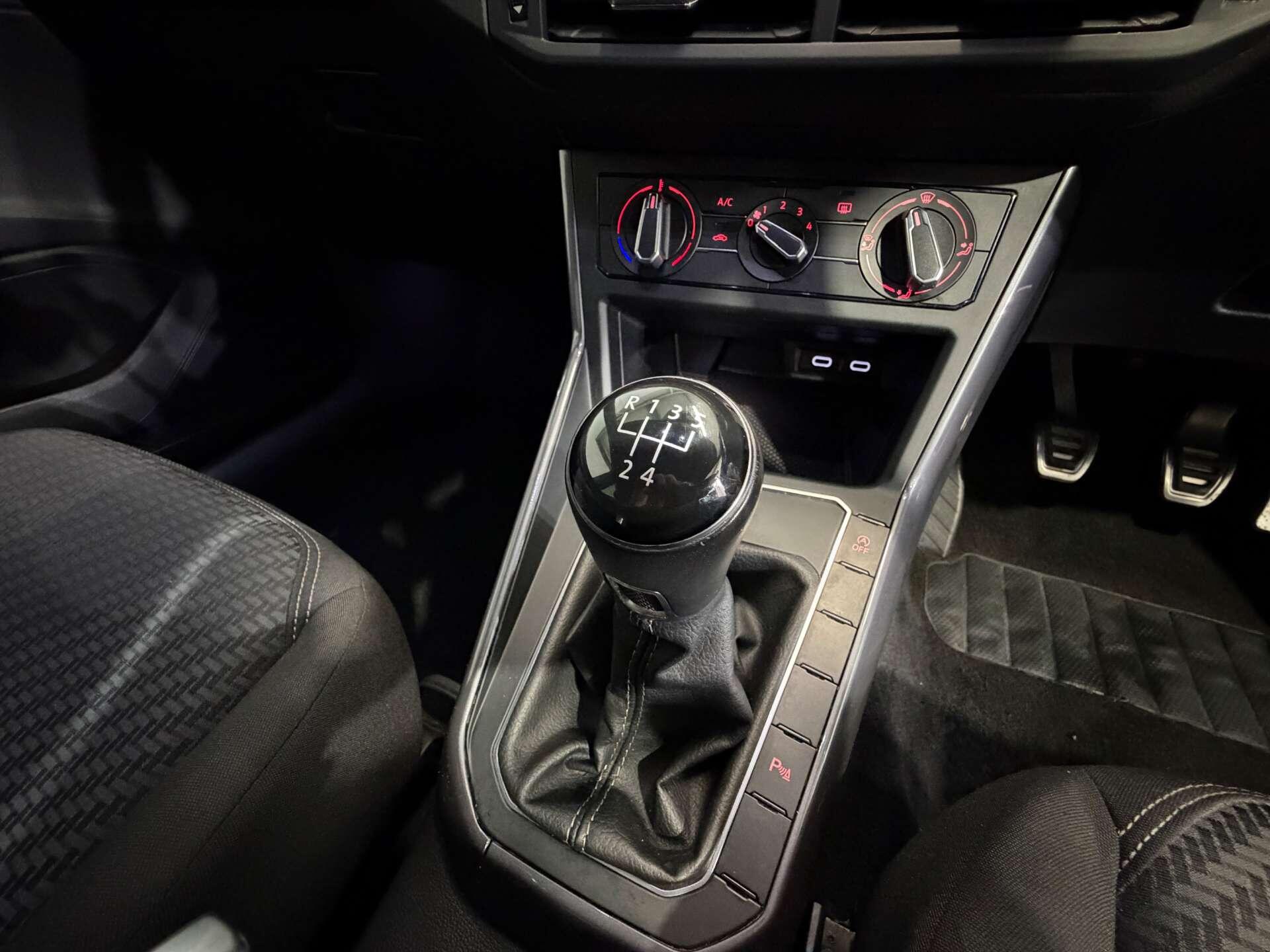 Volkswagen Polo view 30