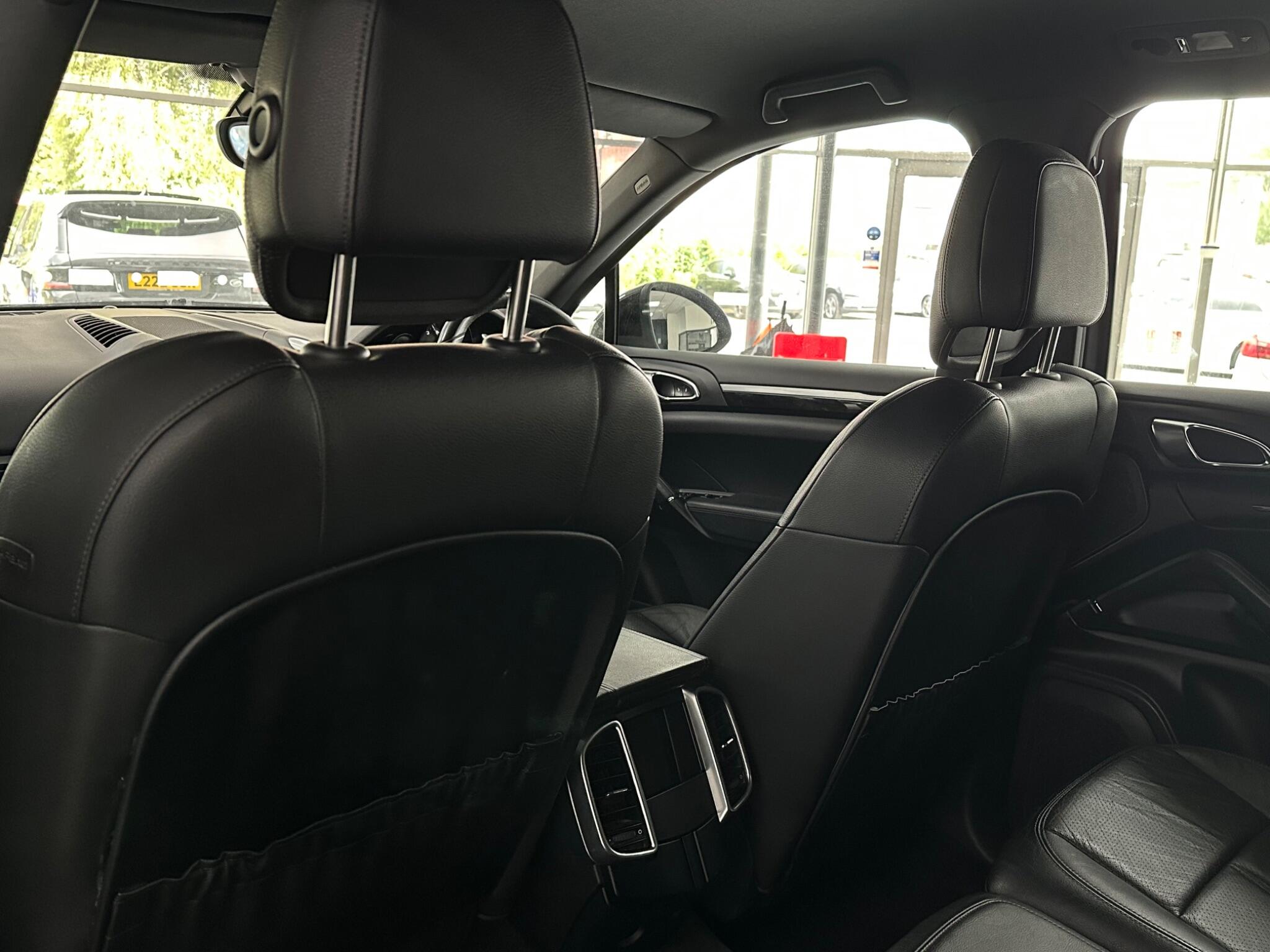 Porsche Cayenne view 34