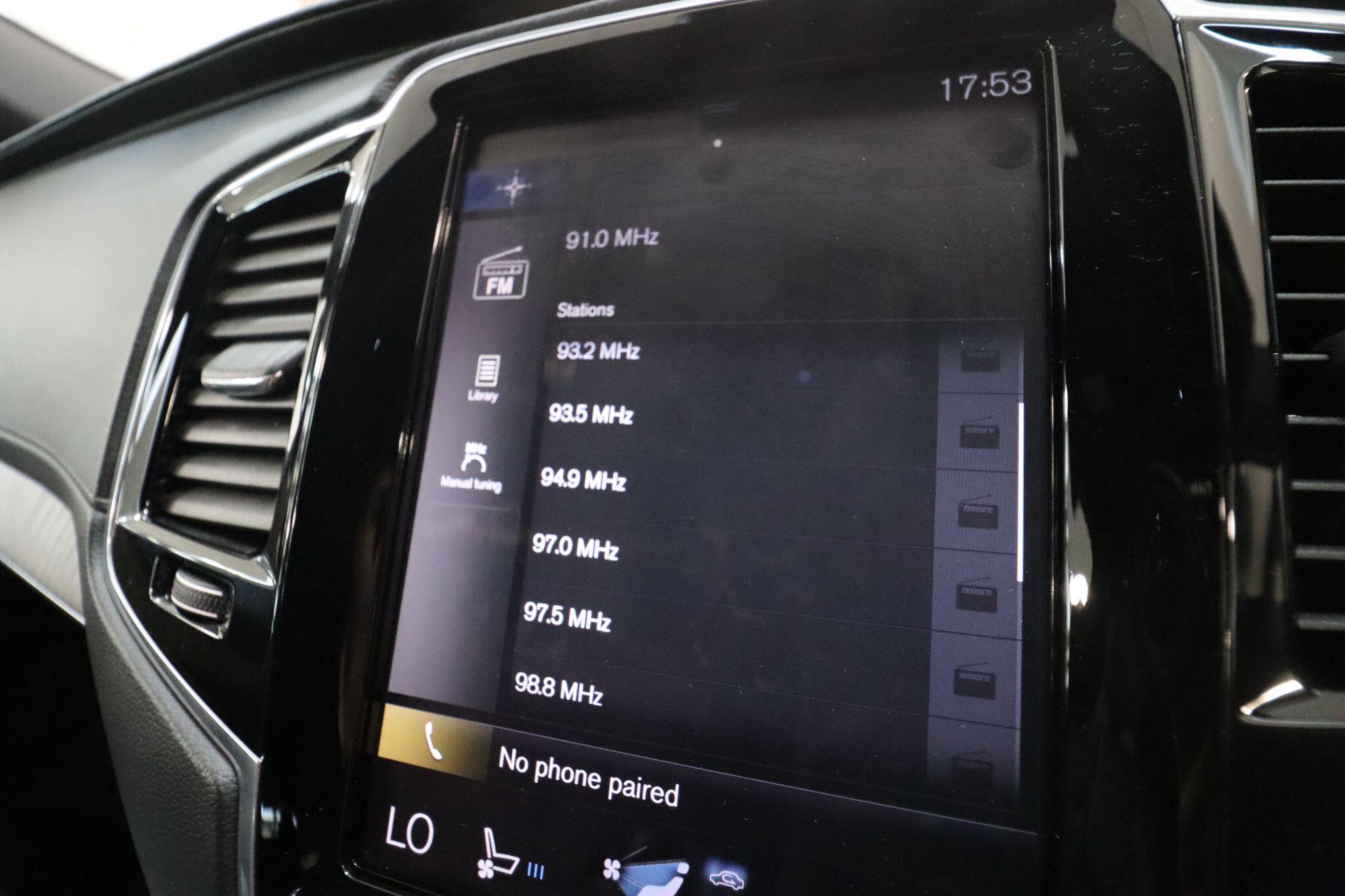 Volvo XC90 view 26